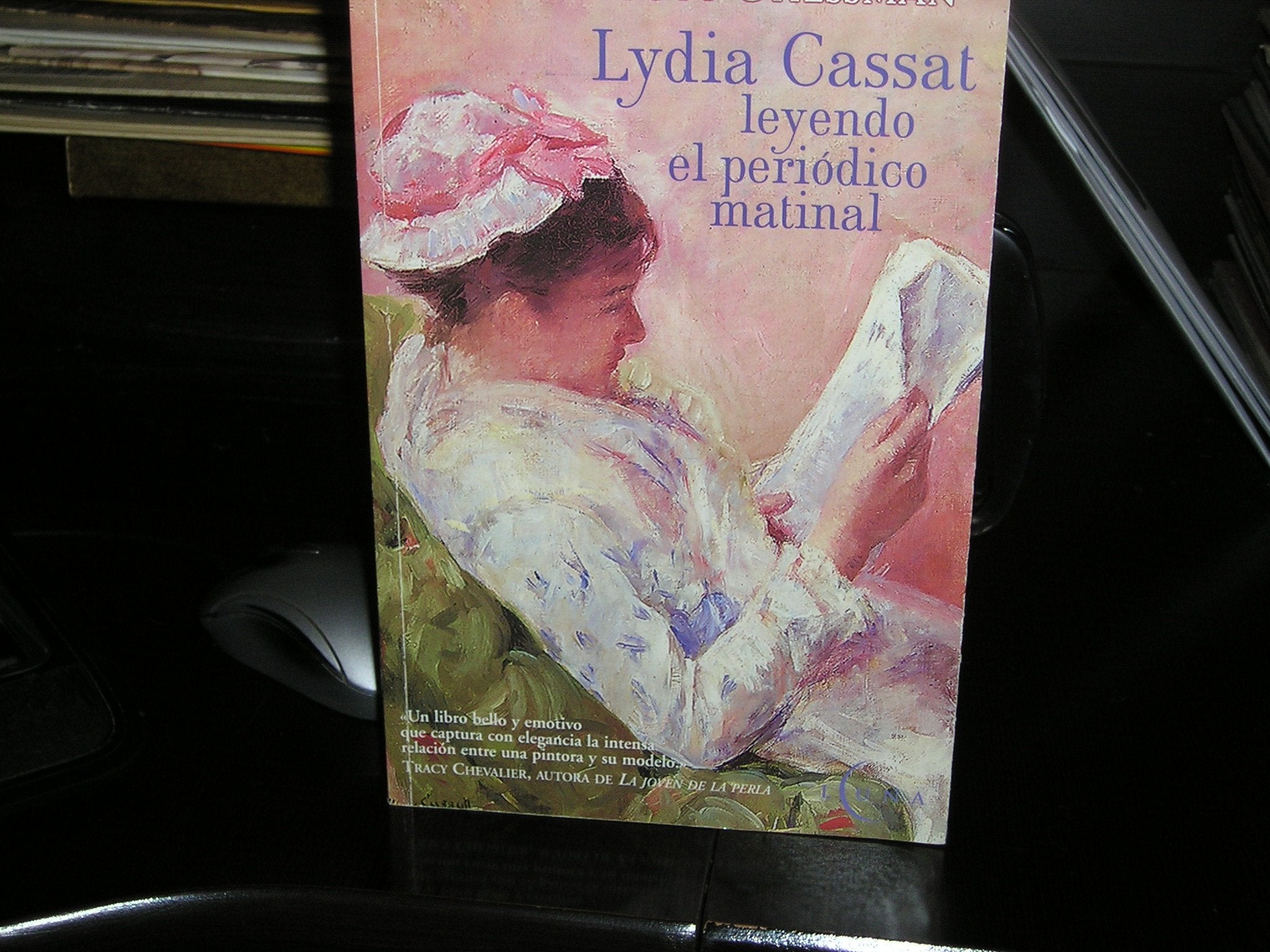 Lydia cassat leyendo el periodico matinal book