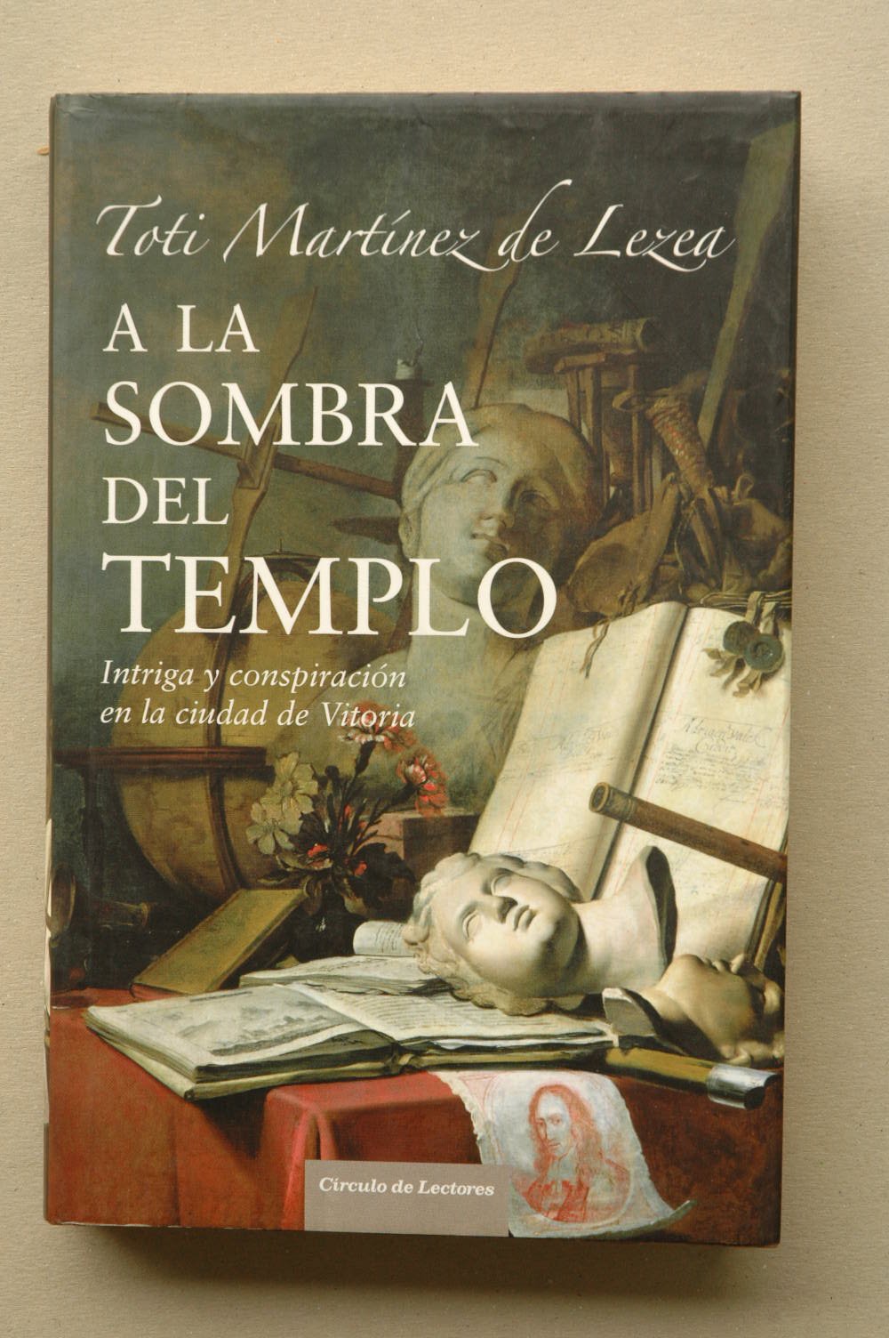 A la sombra del templo: intriga y conspiración en la ciudad de Vitoria Books