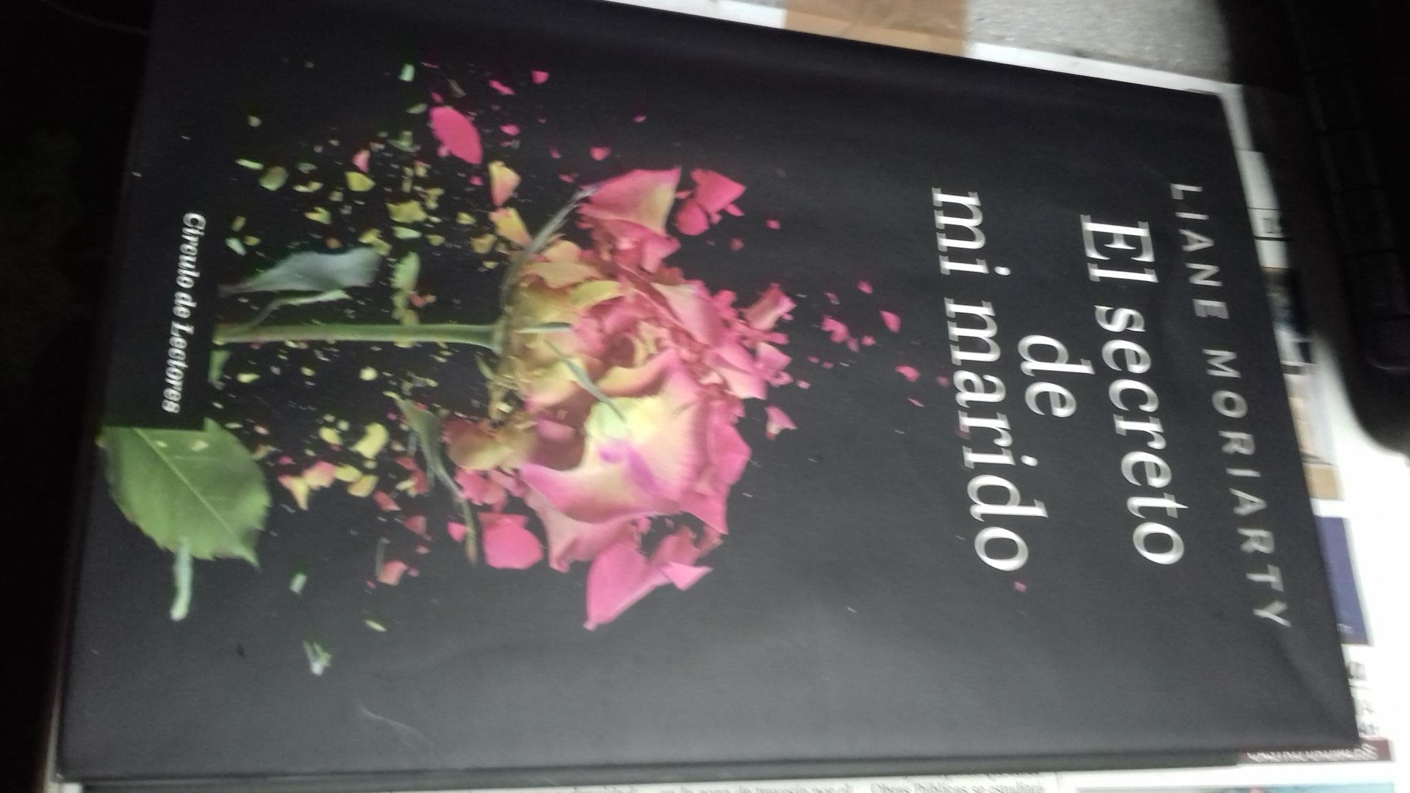 El secreto de mi marido, Books