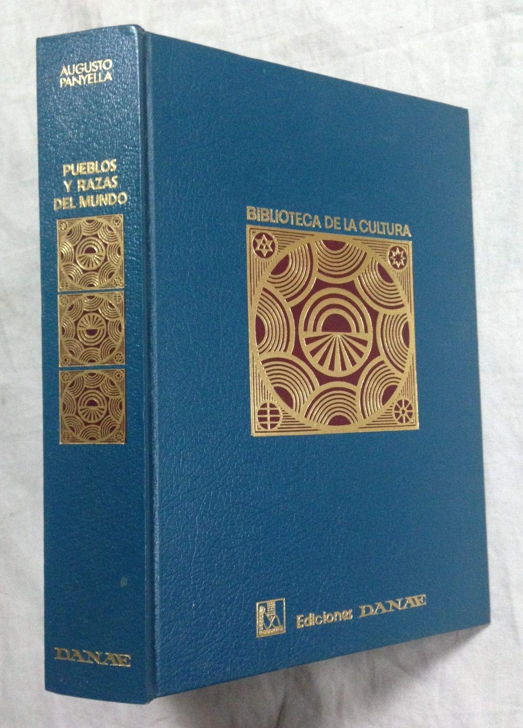 PUEBLOS Y RAZAS DEL MUNDO book