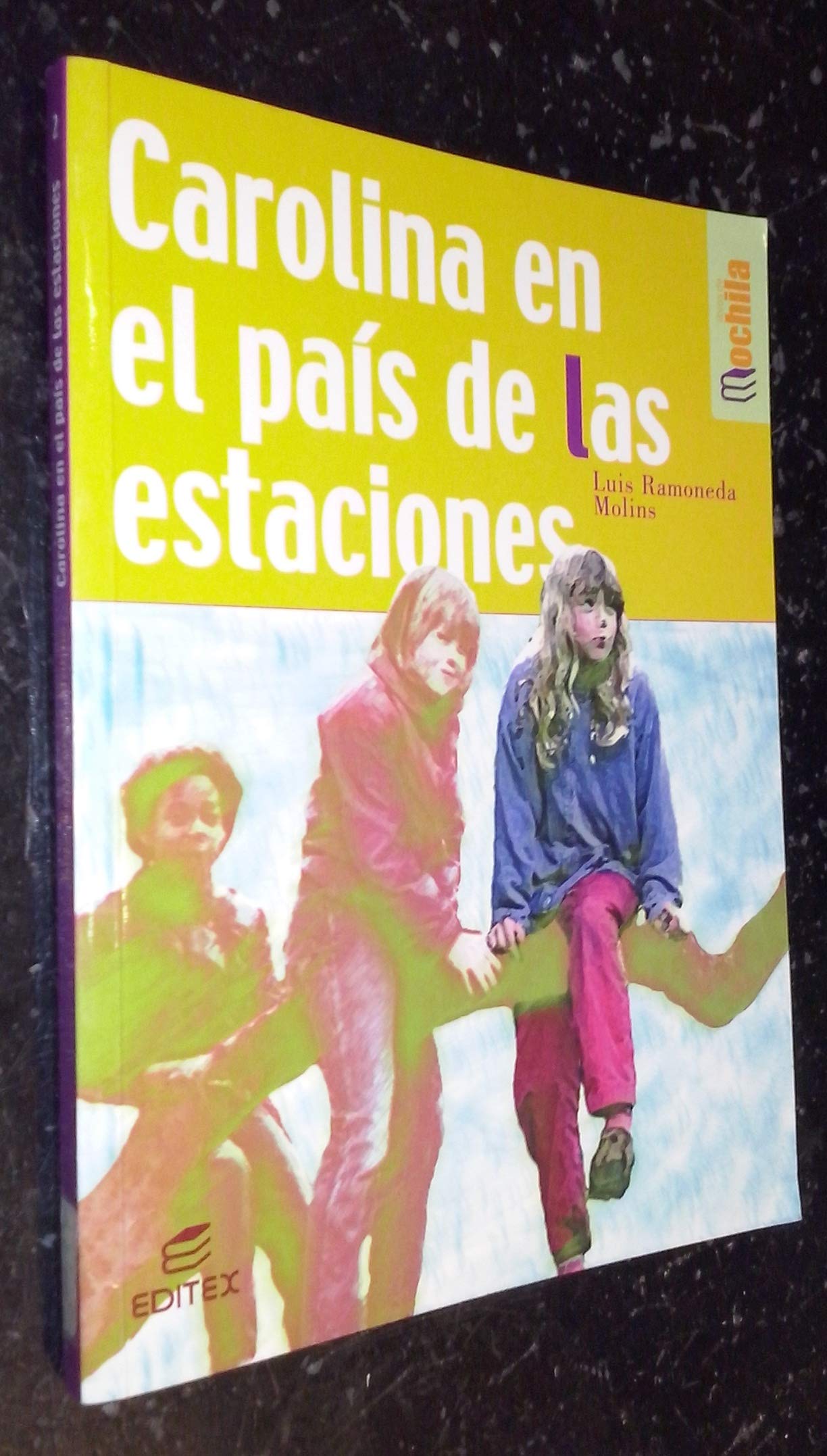 Carolina En El Pais De Las Estaciones book