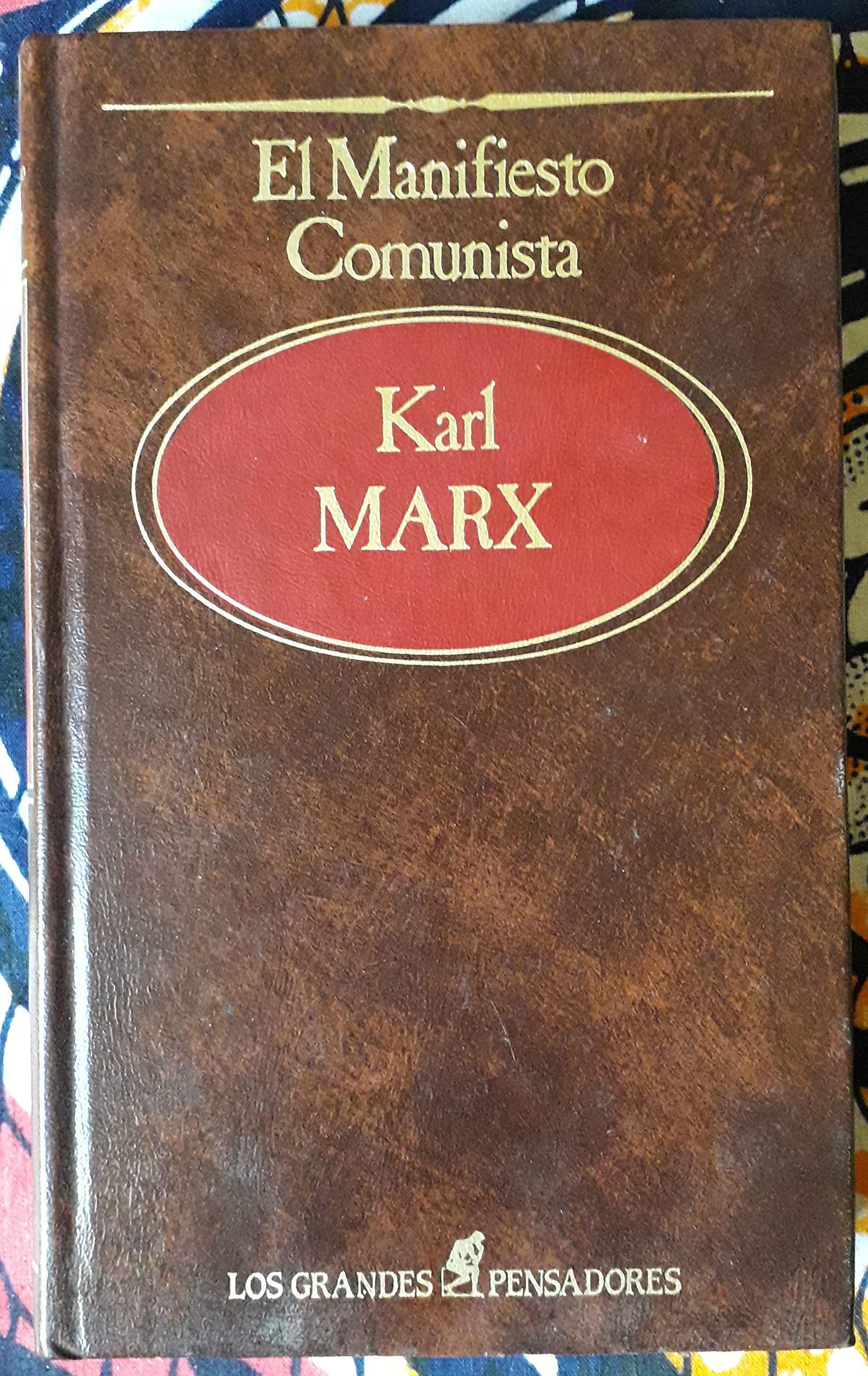 El manifiesto comunista y otros ensayos book