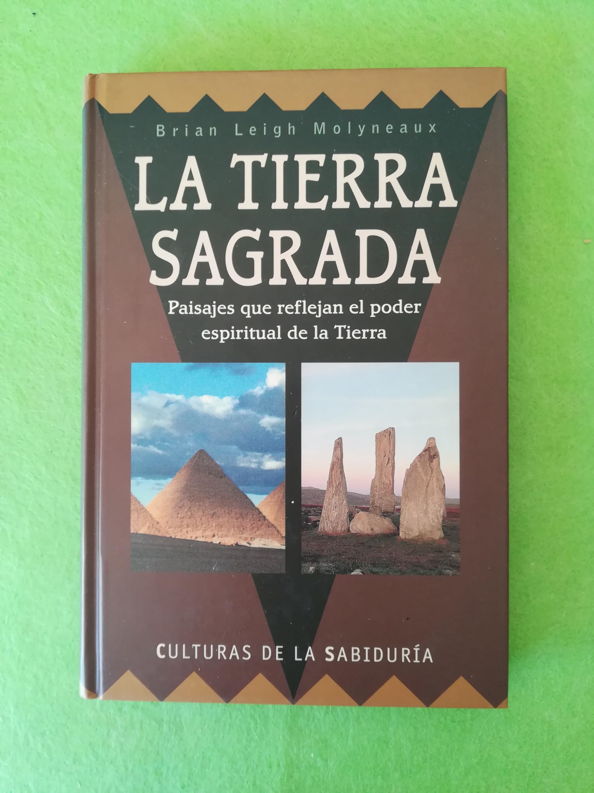 La tierra sagrada. Paisajes que reflejan el poder espiritual de la Tierra Books