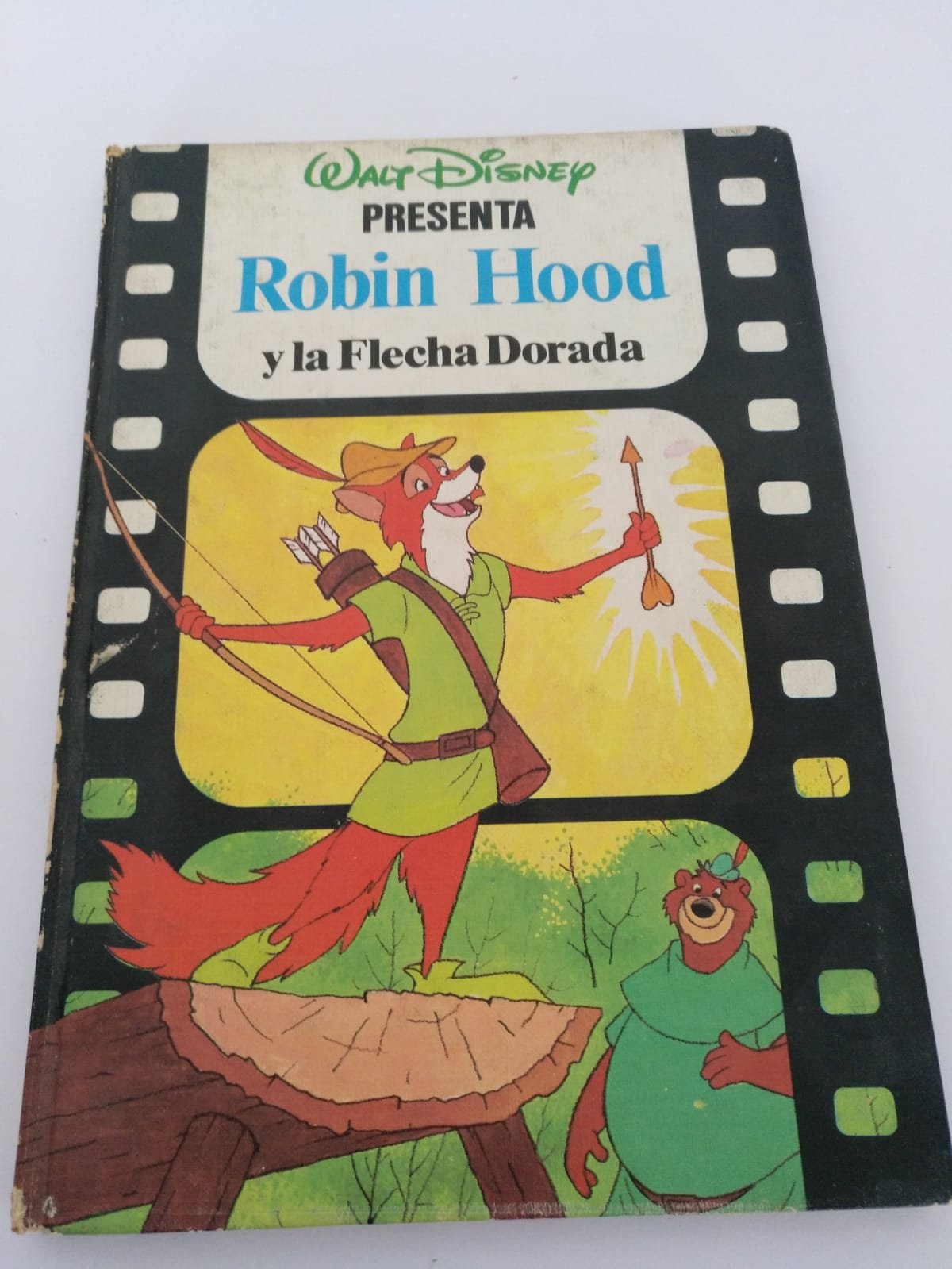 Walt Disney presenta Robin Hood y la flecha dorada book