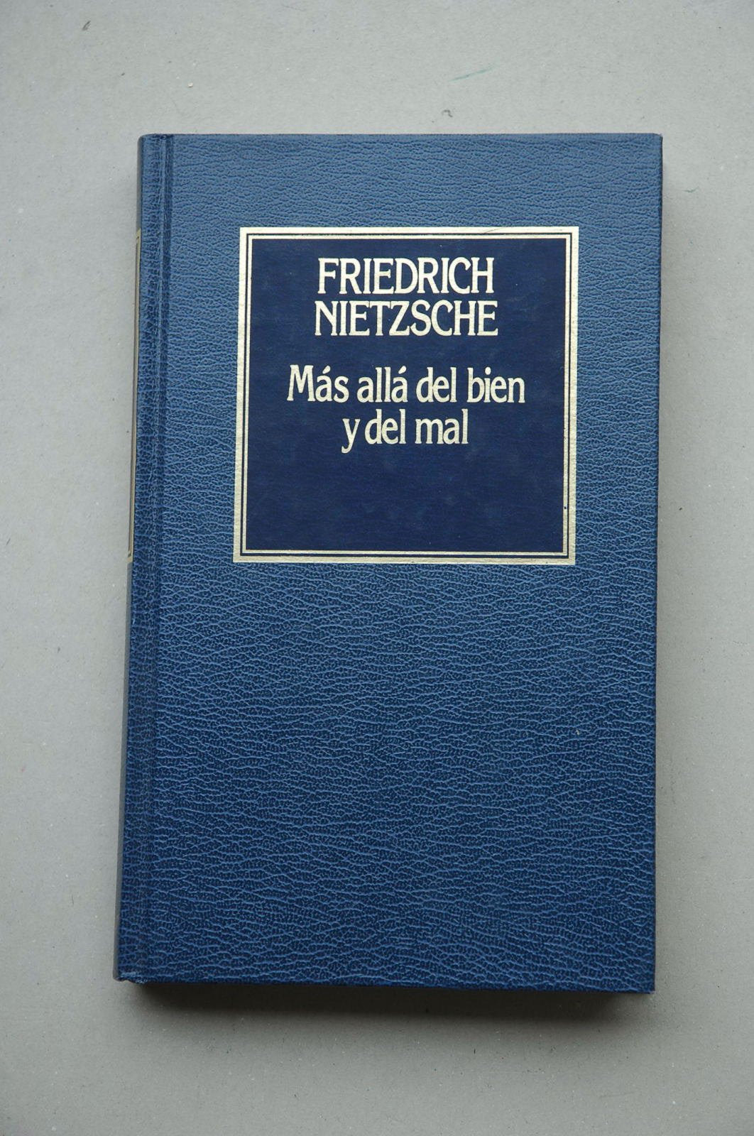 Mas Alla del Bien y del Mal book