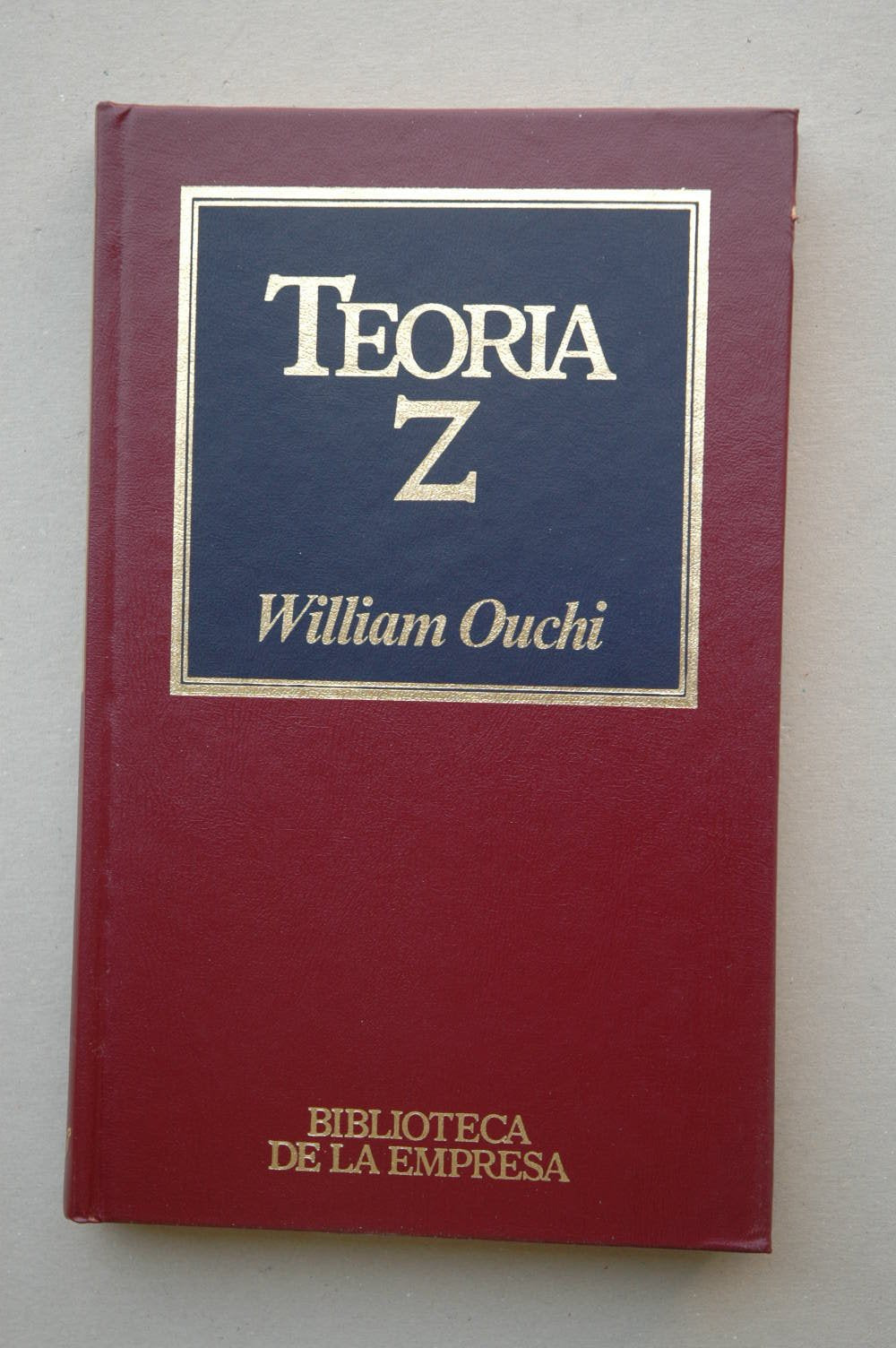 Cartas Sobre La Mesa. Poirot investiga. Poirot Infringe La Ley Books
