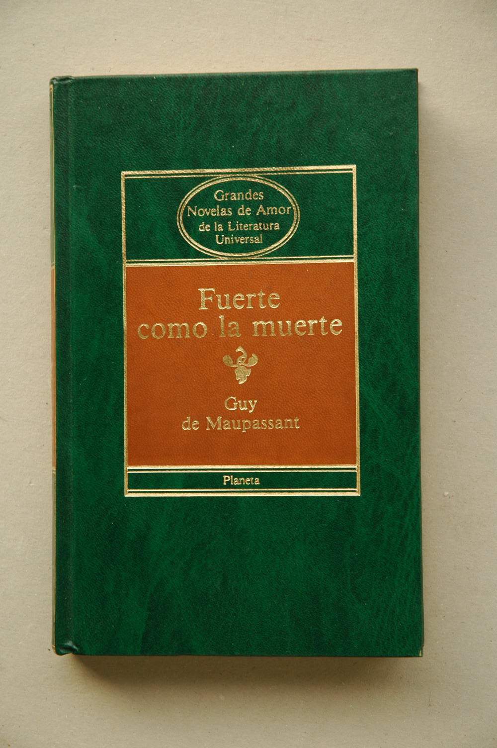 Rojo y negro Books
