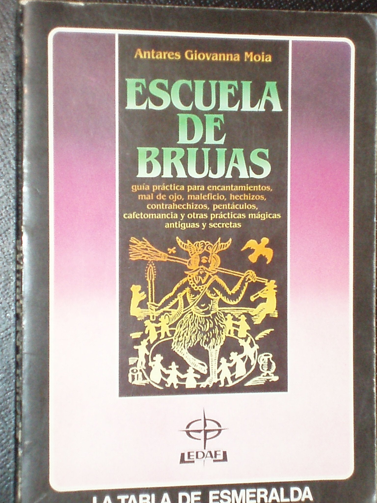Escuela de brujas Religion & Esotericism