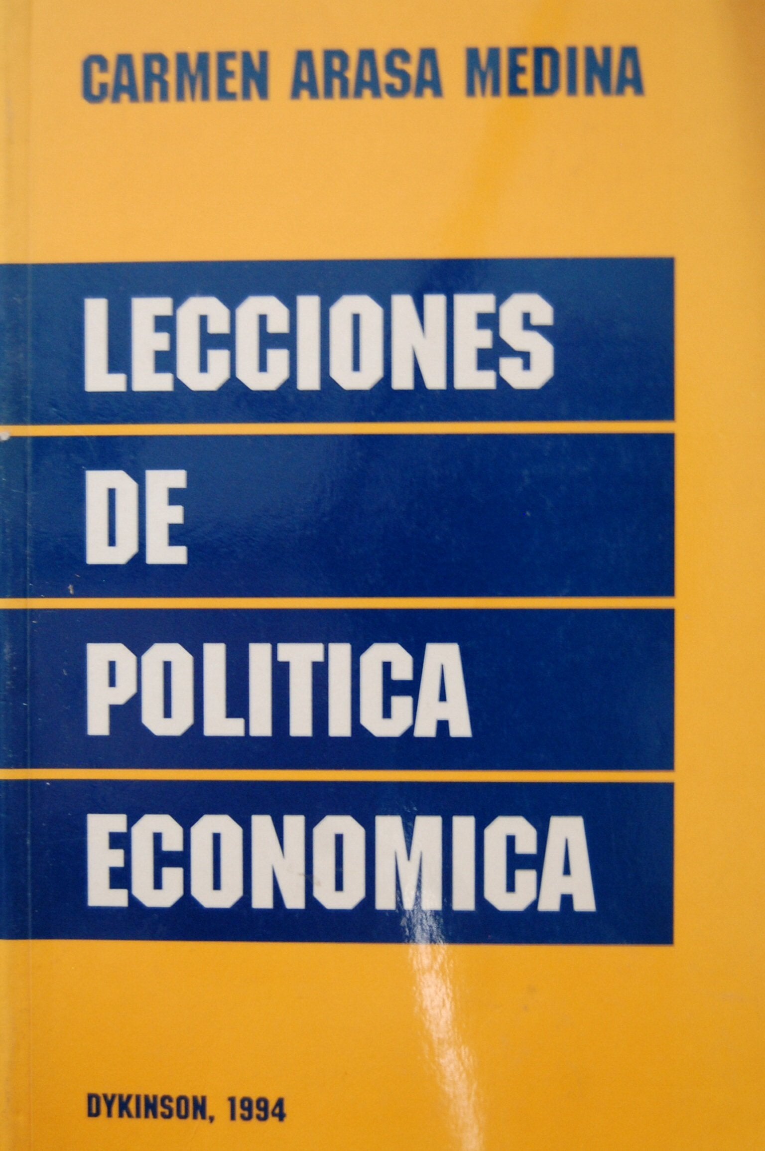 Lecciones de política económica Politics & History
