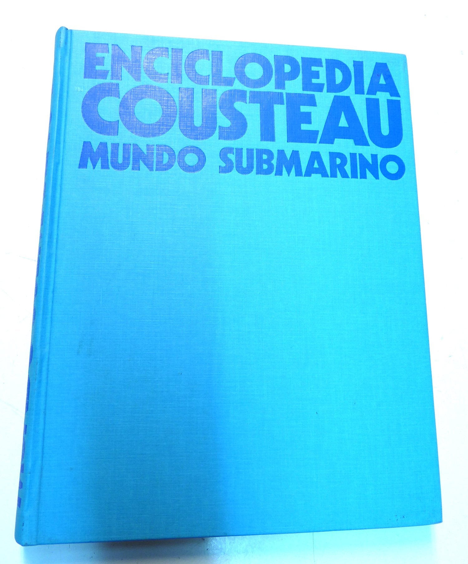 ENCICLOPEDIA COUSTEAU MUNDO SUBMARINO - TOMO I book
