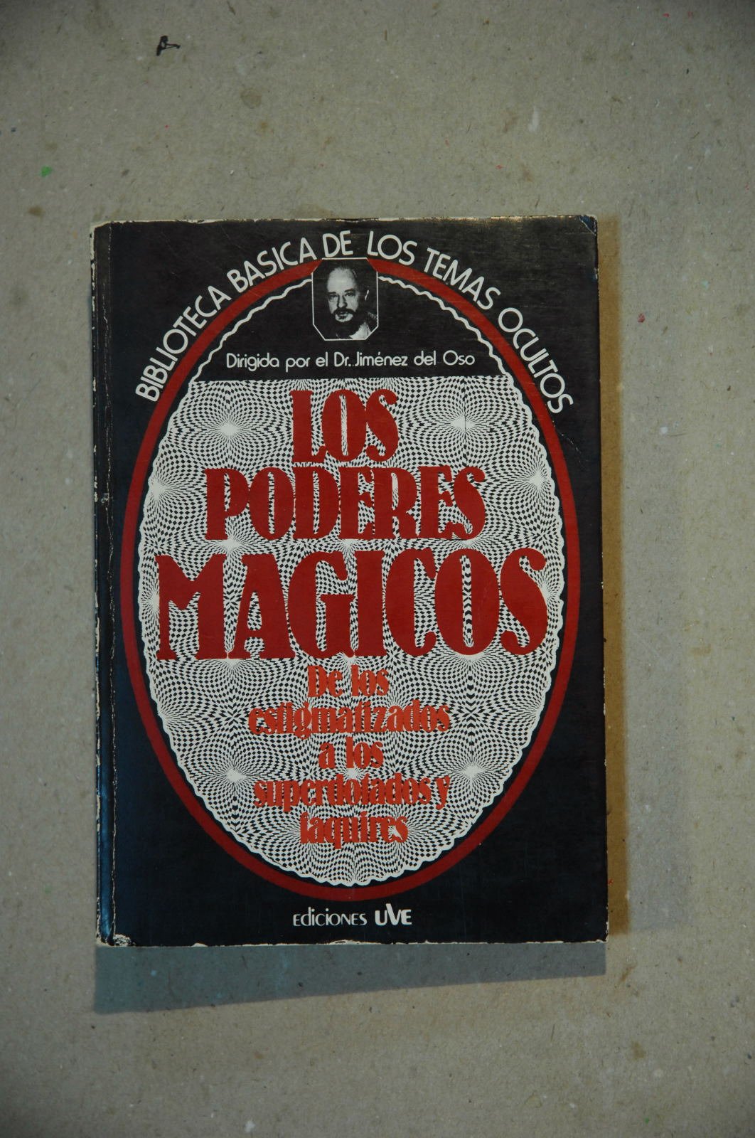 Los poderes magicos: (Biblioteca basica de los temas oculto book