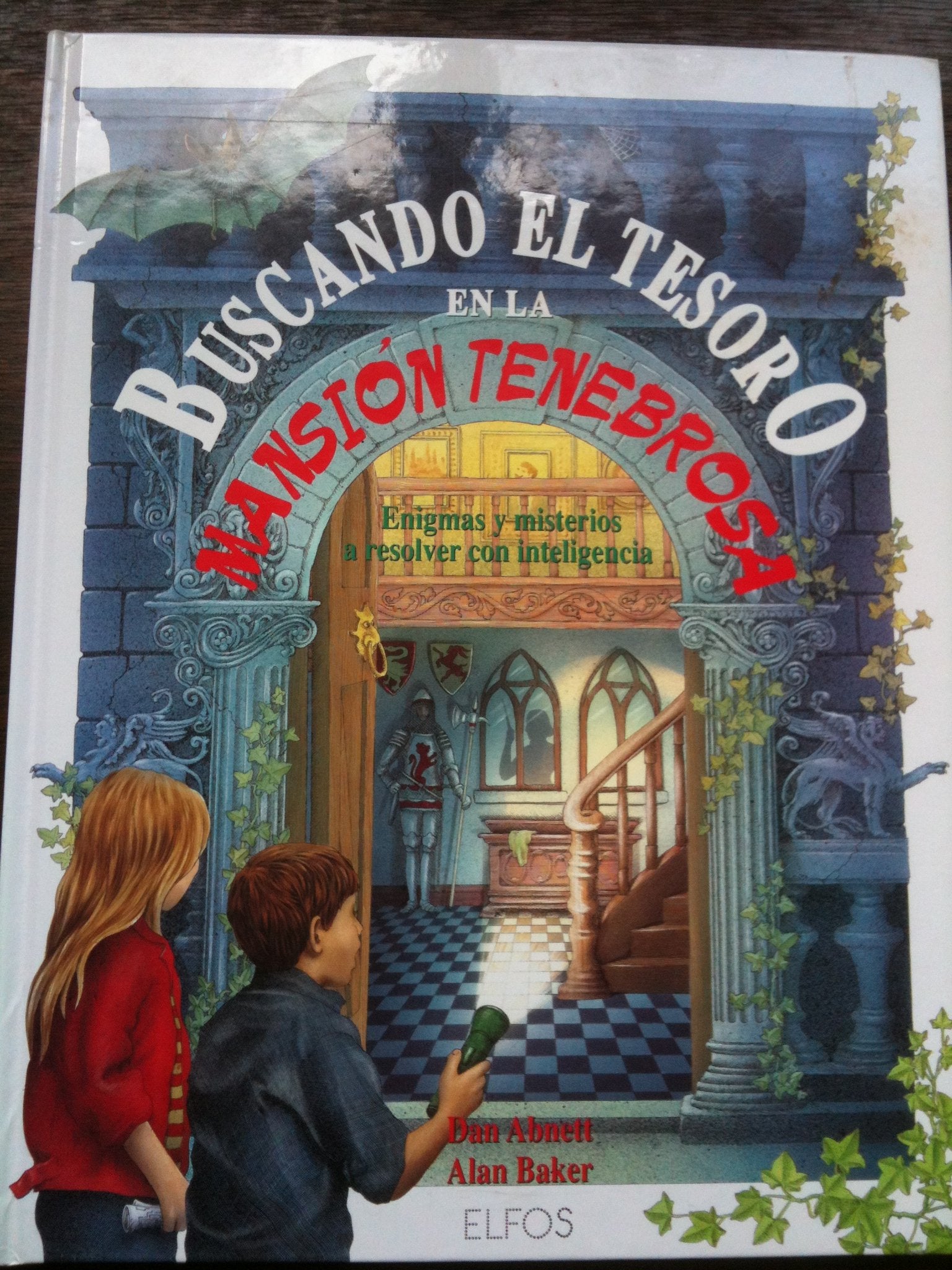 Buscando el tesoro en la mansion tenebrosa Books