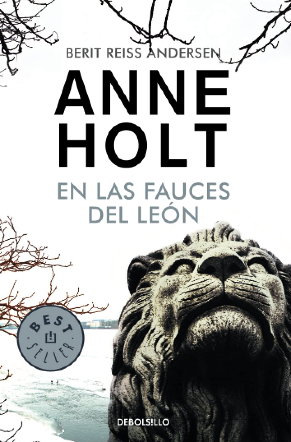 En las fauces del león book