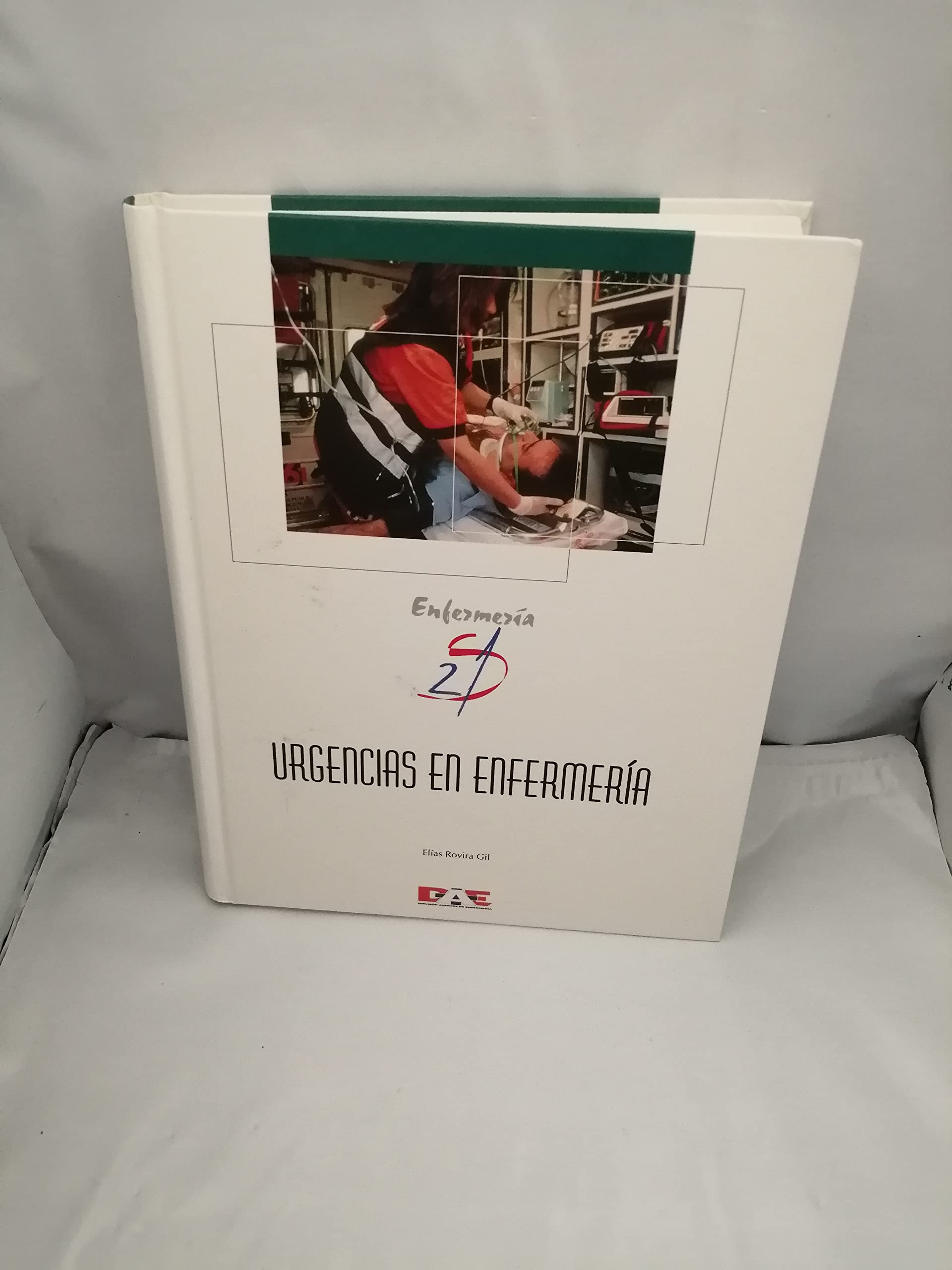 Urgencias en Enfermería book