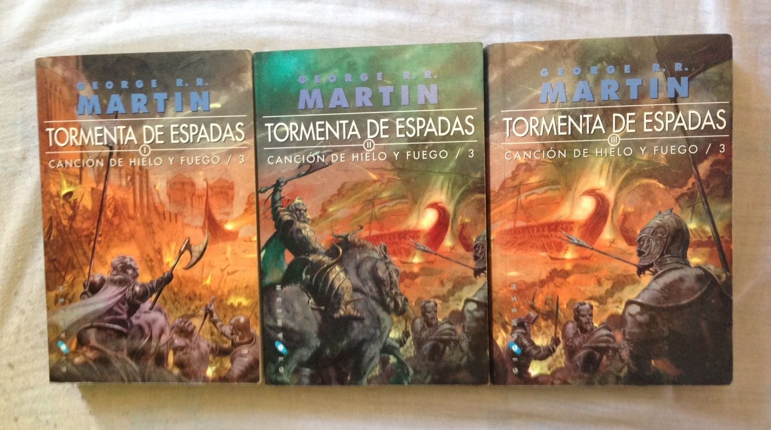 Canción de hielo y fuego: Tormenta de espadas (bolsillo) (Gigamesh Bolsillo, Band 7) Books