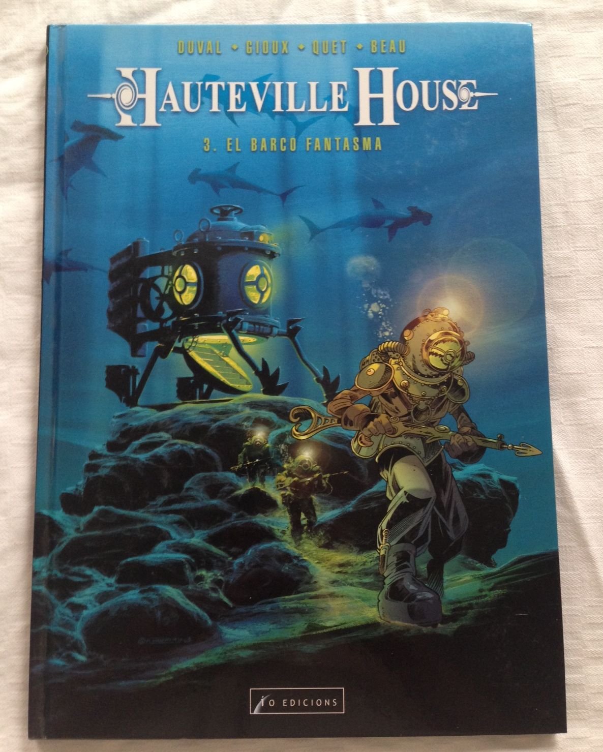HAUTEVILLE HOUSE. 3. El barco fantasma Books