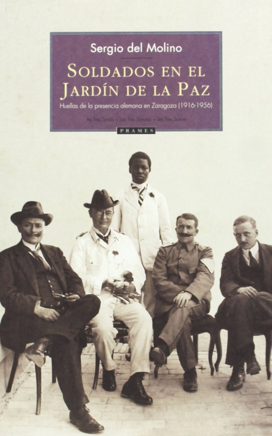 Soldados en el jardin de la Paz (Ensayo) Books