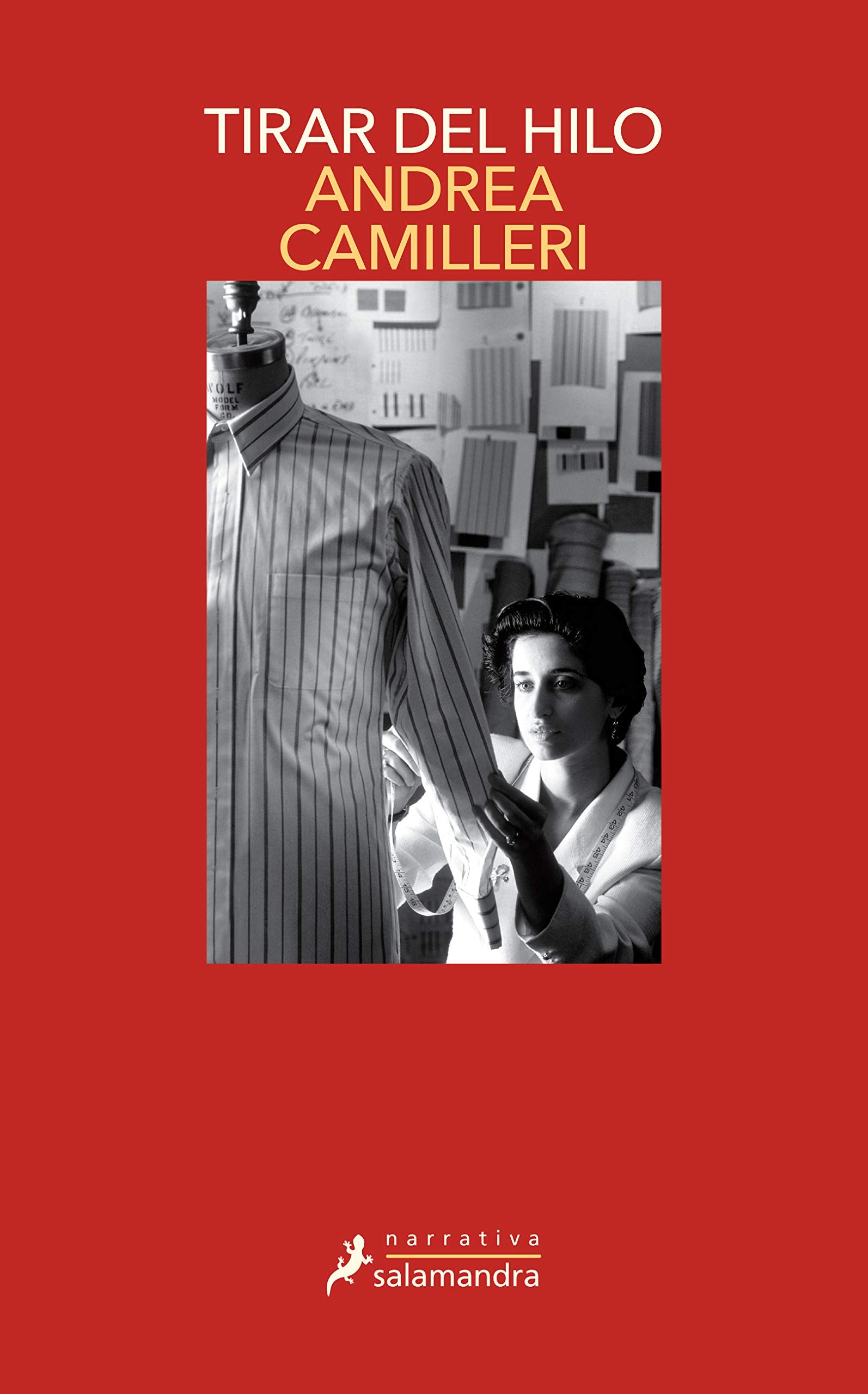 Tirar del Hilo (Montalbano 29) / The Other End of the Line book