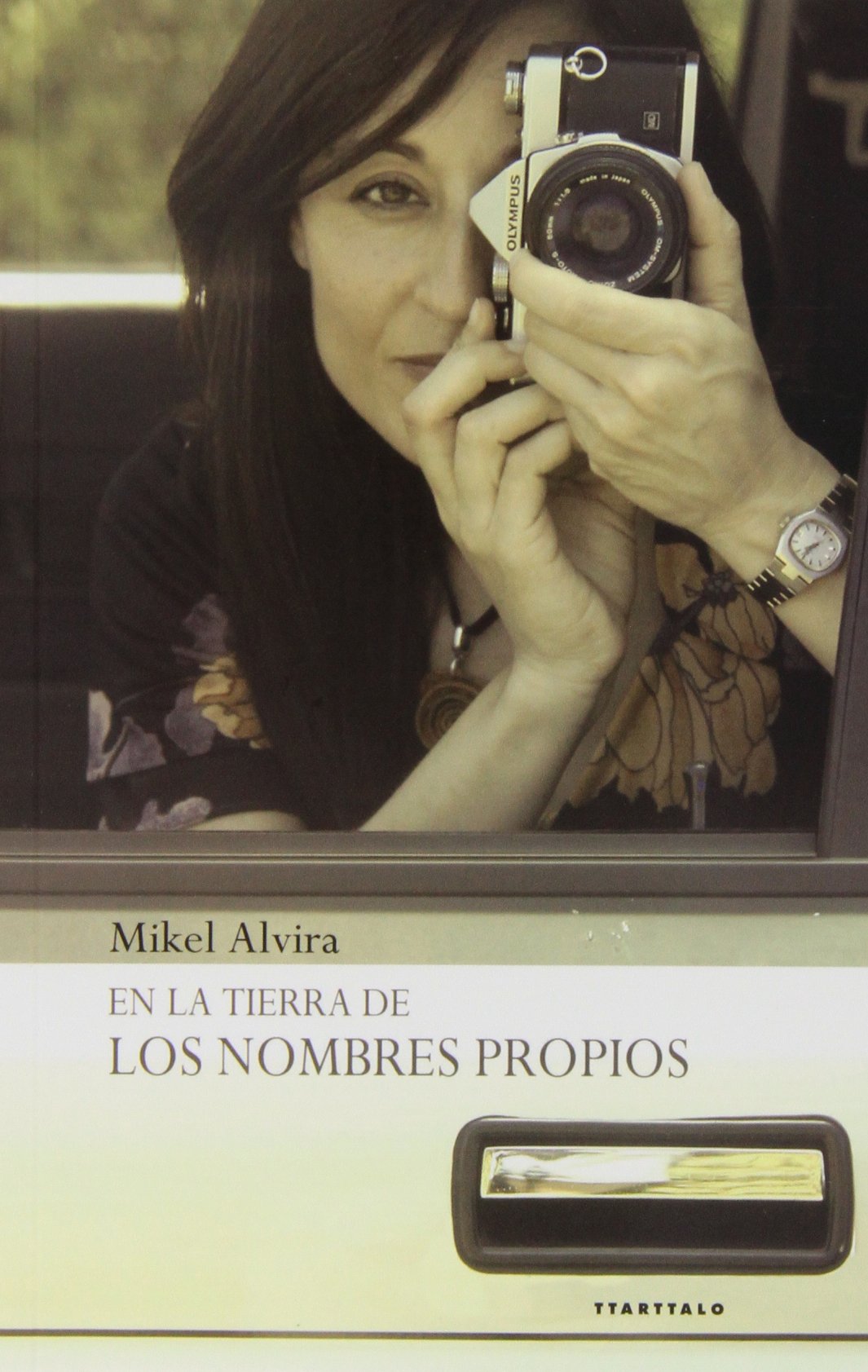 En la tierra de los nombres propios book