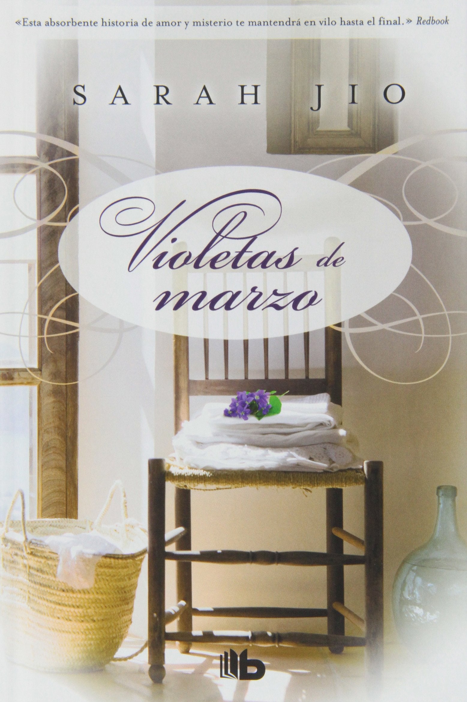 Violetas de marzo / The Violets of March book