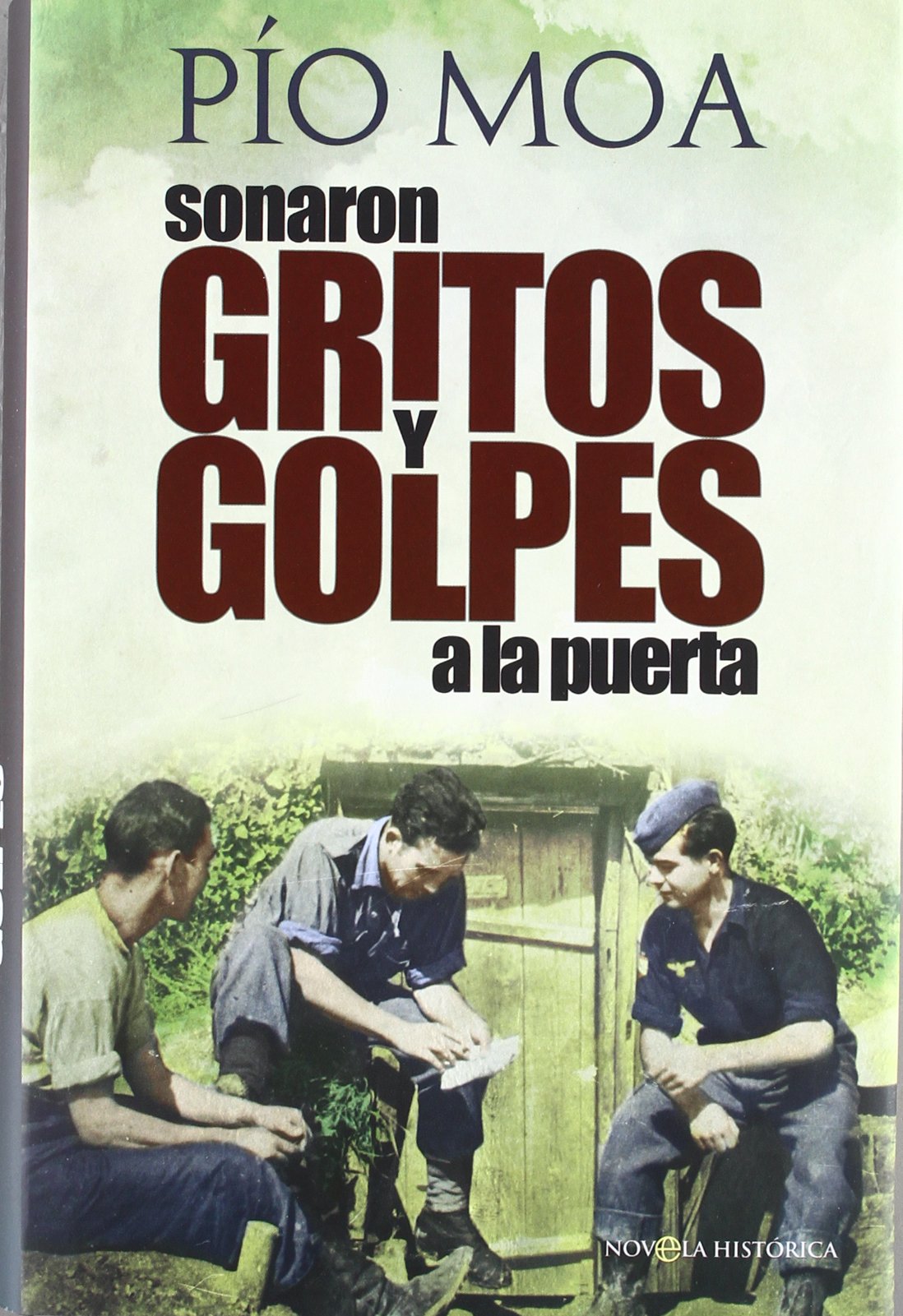 Sonaron gritos y golpes a la puerta book