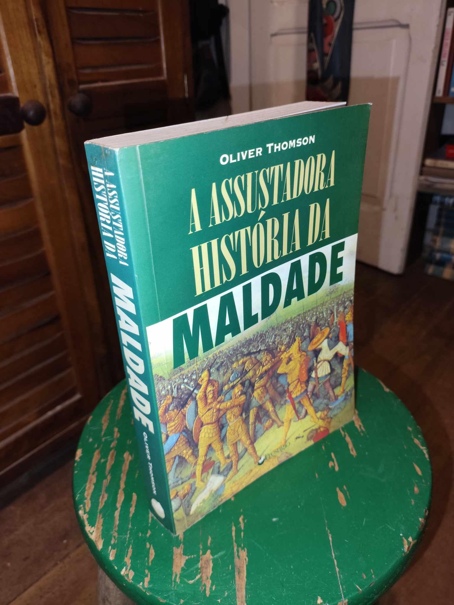 livro a assustadora historia da mald oliver thomson Ed. 2002 Books