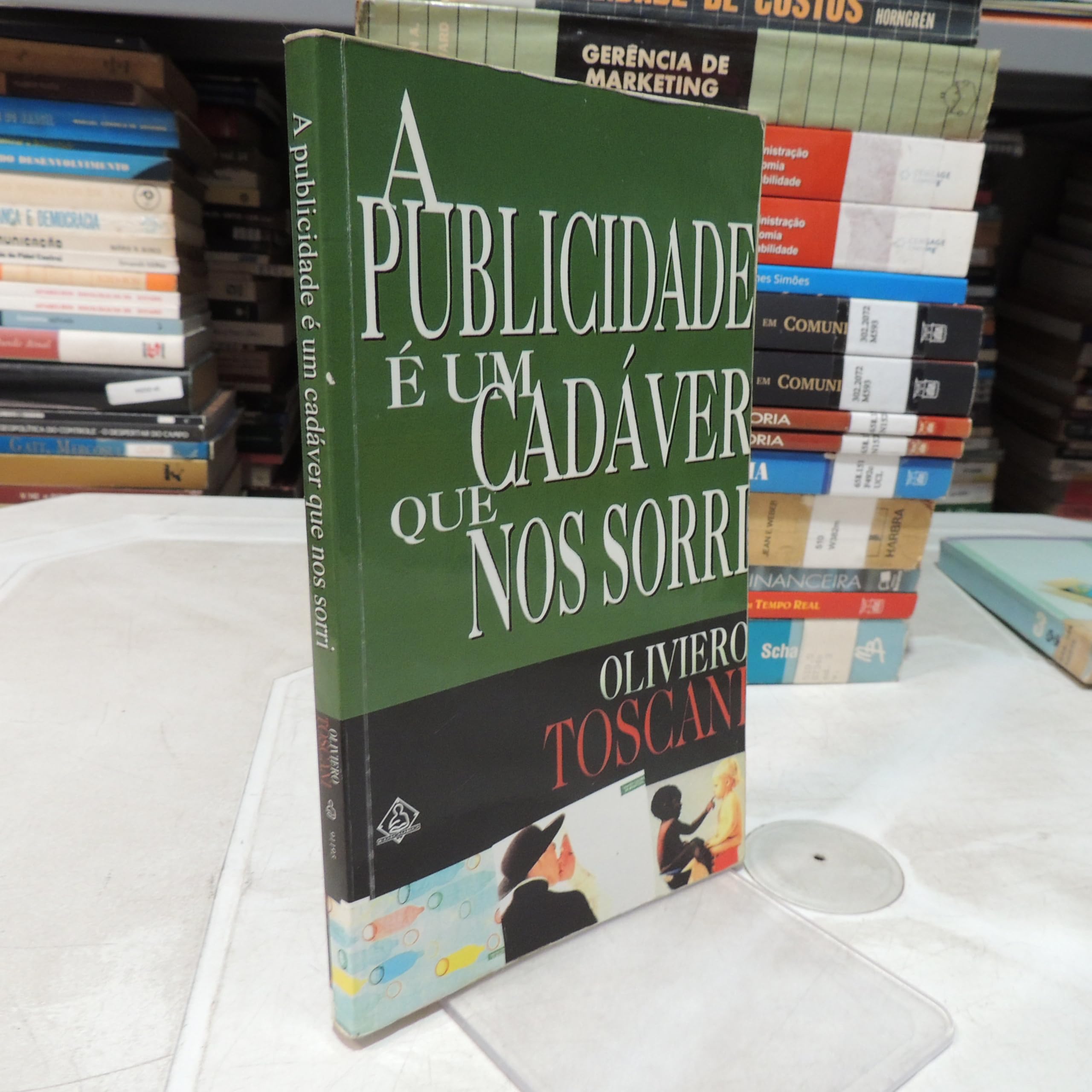 a publicidade e um cadaver que nos sorri book