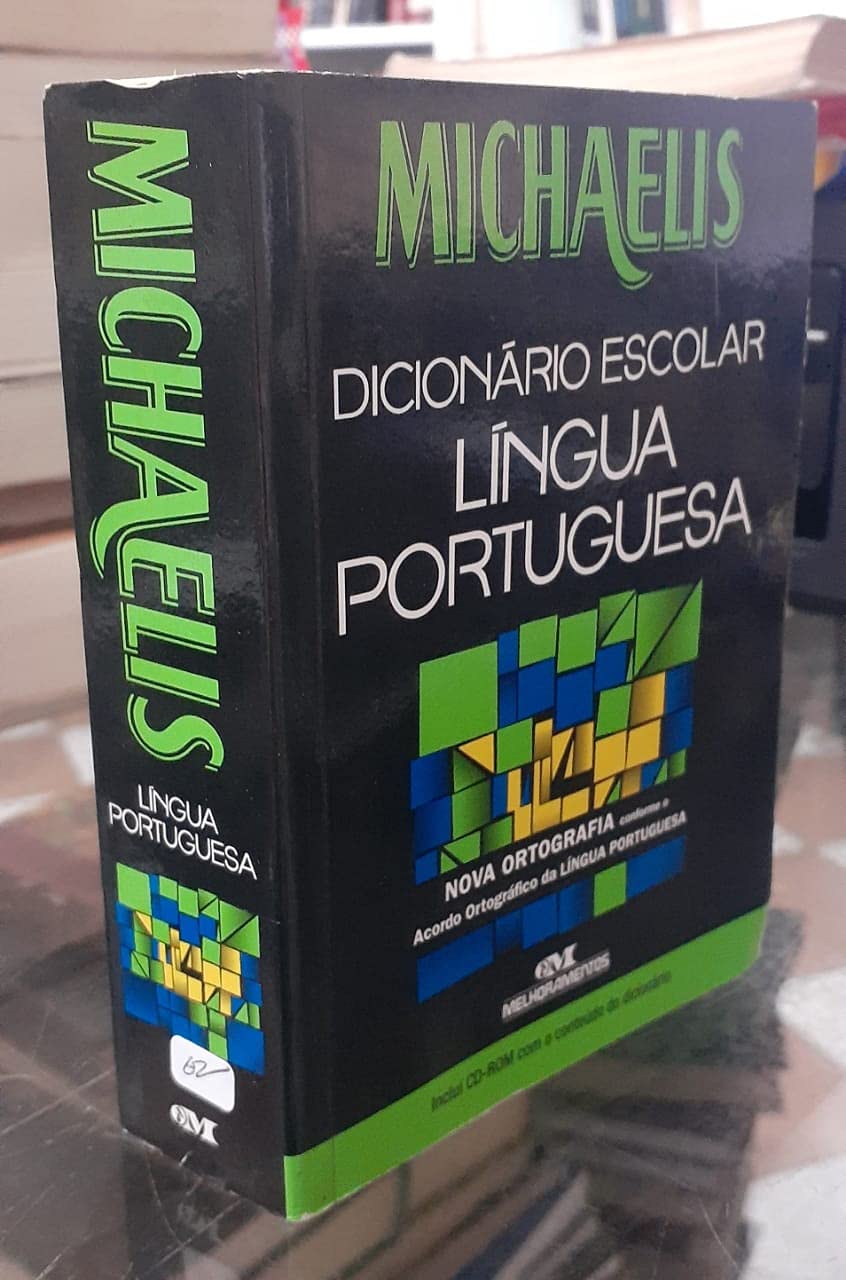 Michaelis Dicionário Escolar Língua Portuguesa (Nova Ortografia - C/ CD-ROM) Books
