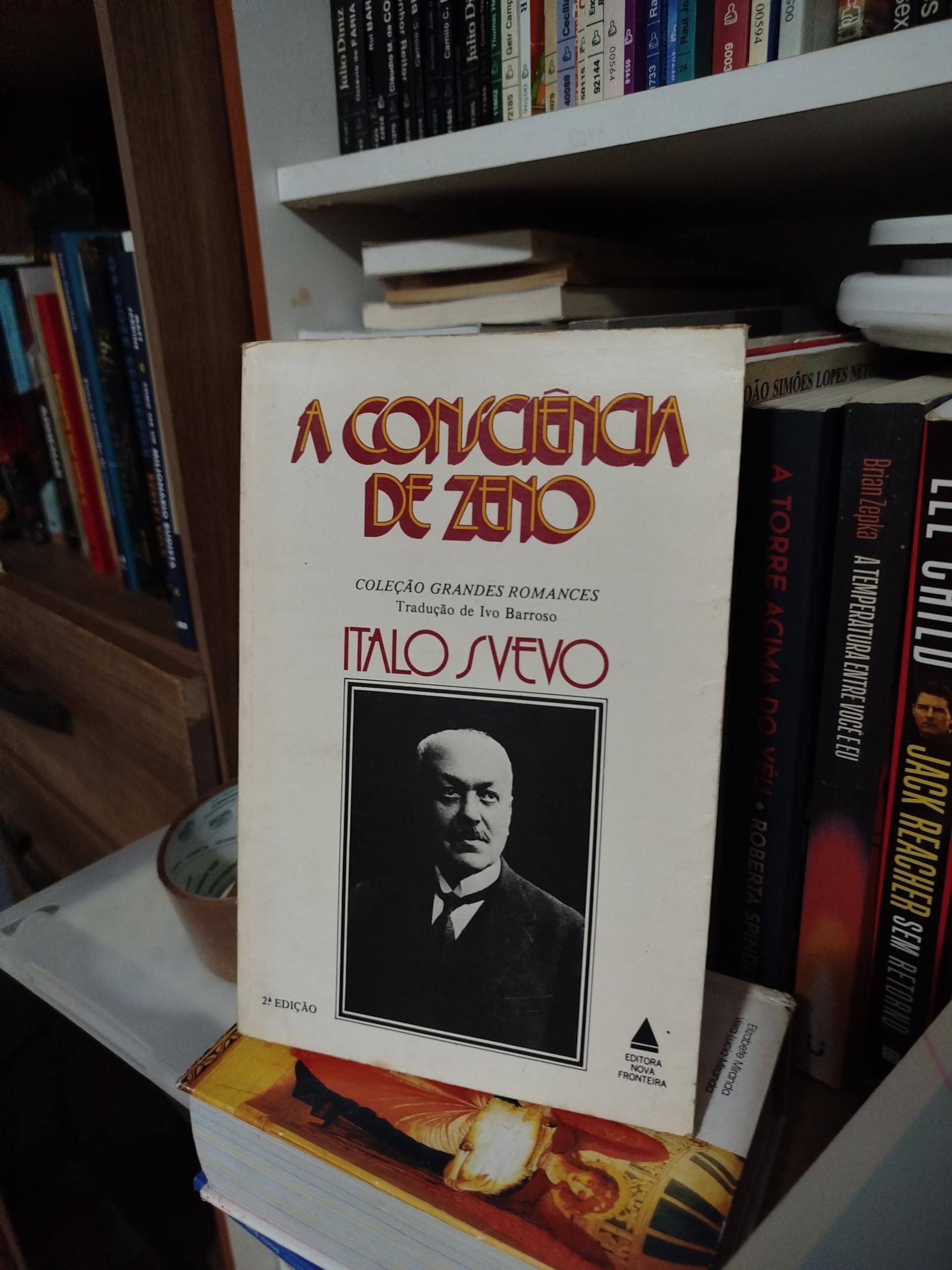 A Consciencia De Zeno - Coleção 40 Anos 40 Livros (Em Portuguese do Brasil) book