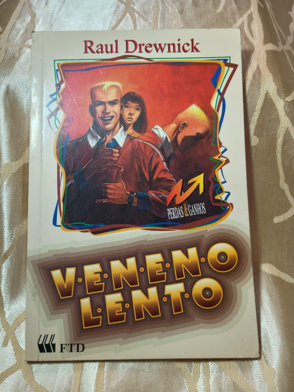 Veneno Lento (Em Portuguese do Brasil) Books
