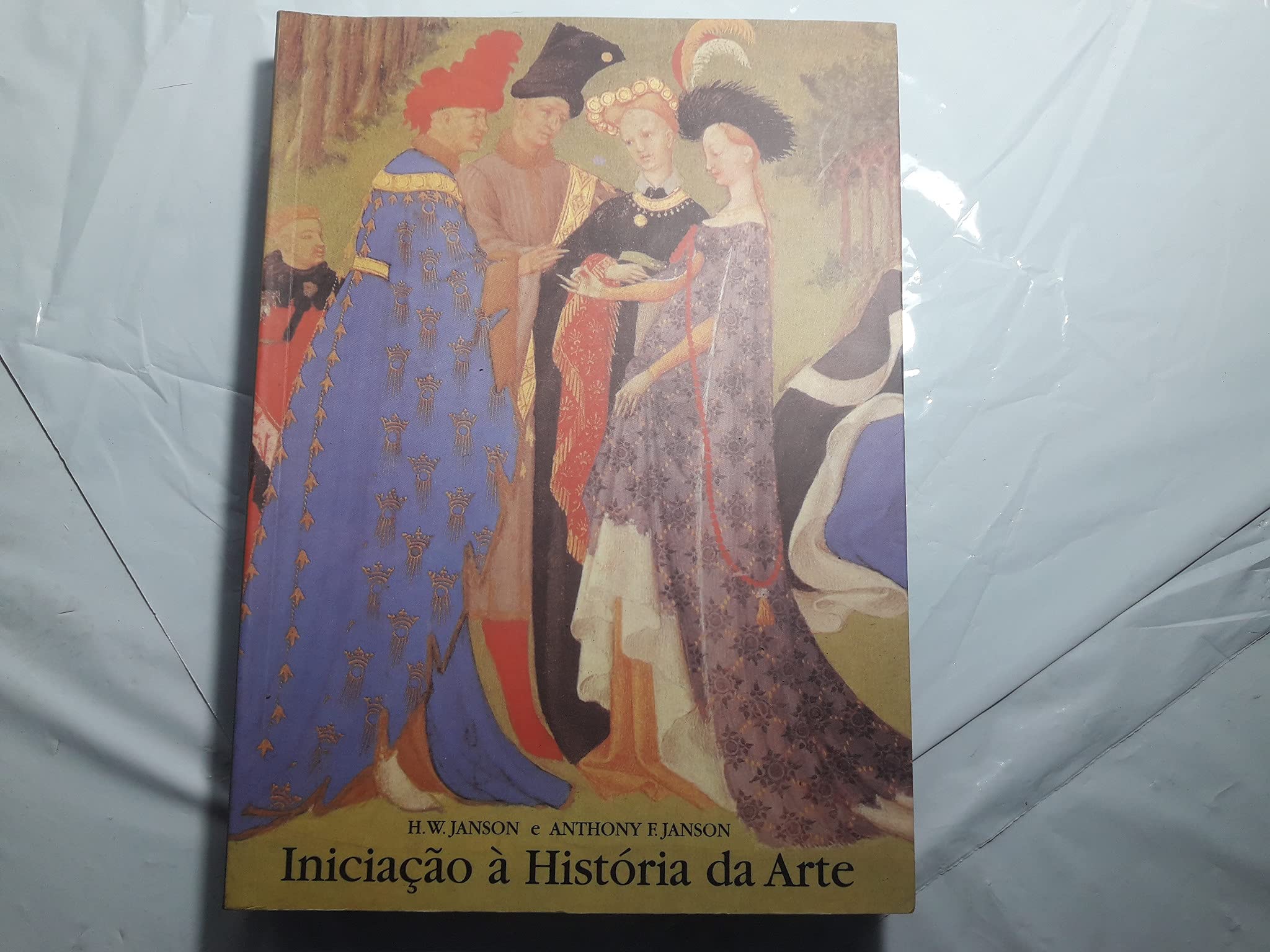 Iniciação A Historia Da Arte (Em Portuguese do Brasil) book