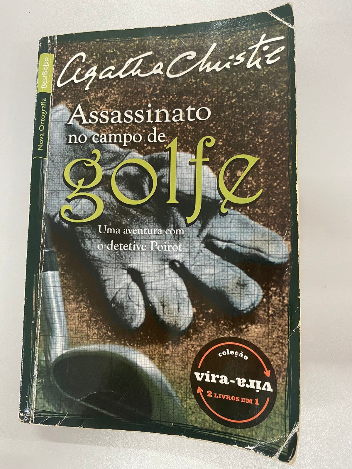 Assassinato no Campo de Golfe / Poirot Investiga - Coleção Vira-Vira (Em Portuguese do Brasil) Books