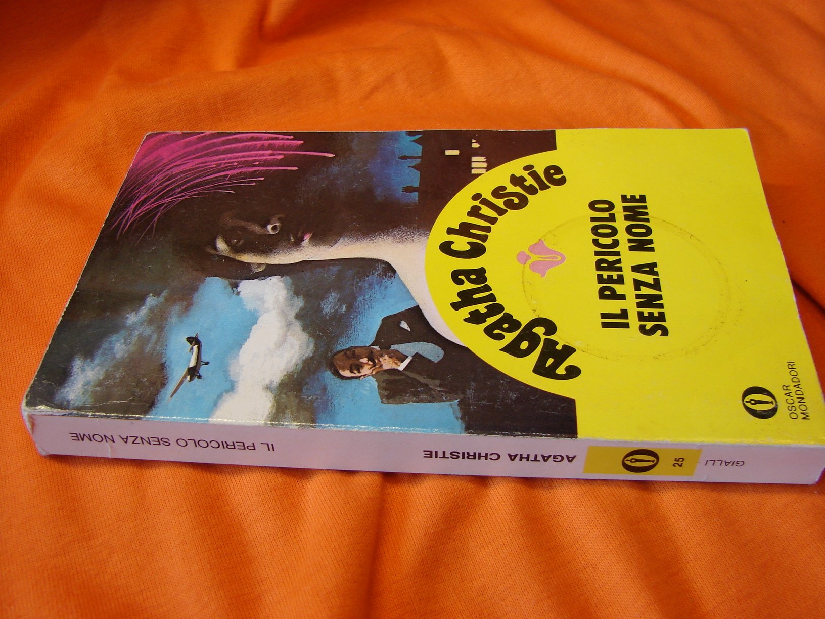 Il pericolo senza nome (Oscar gialli, Band 25) Contemporary literature