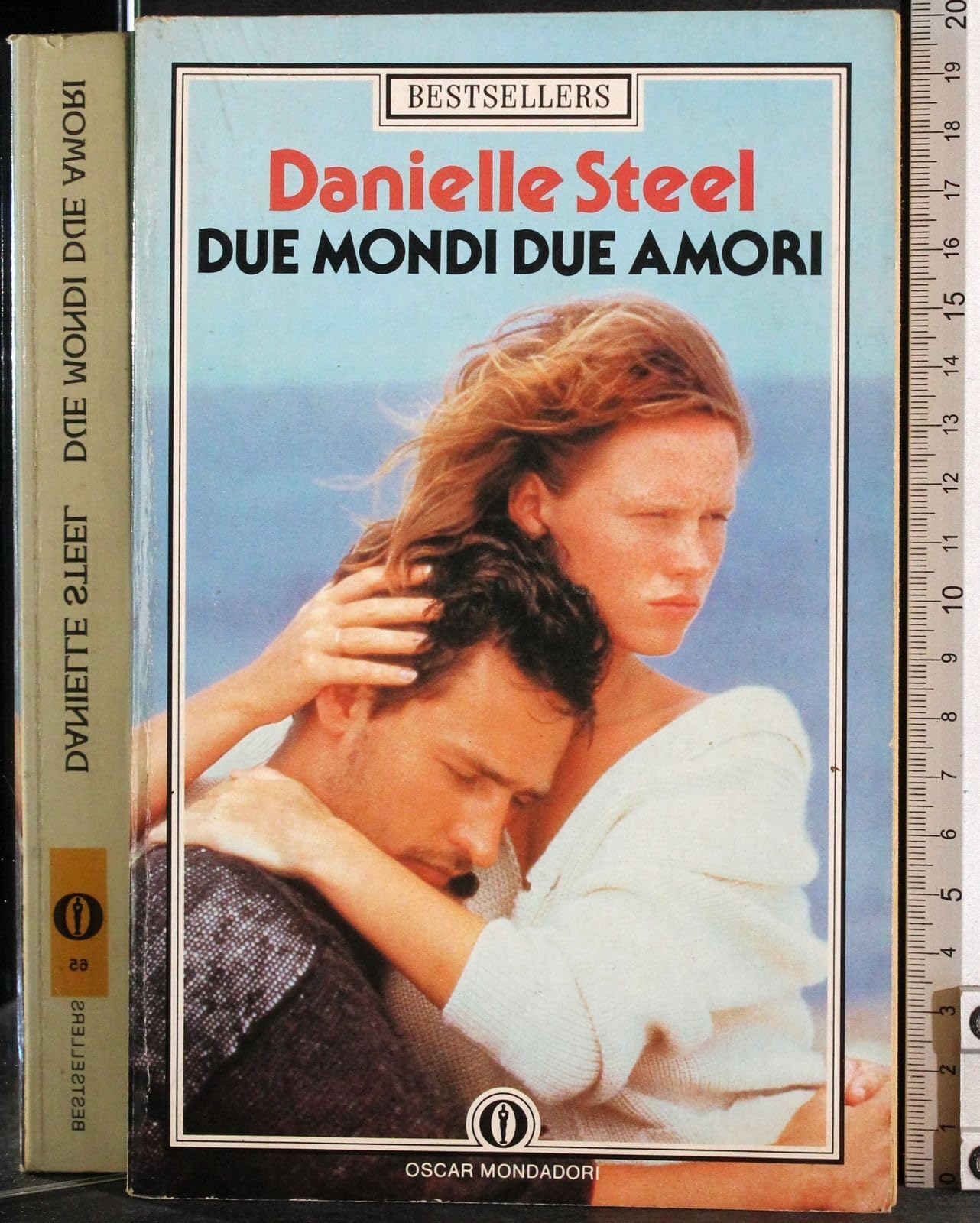Due mondi due amori (Oscar bestsellers, Band 65) Contemporary literature