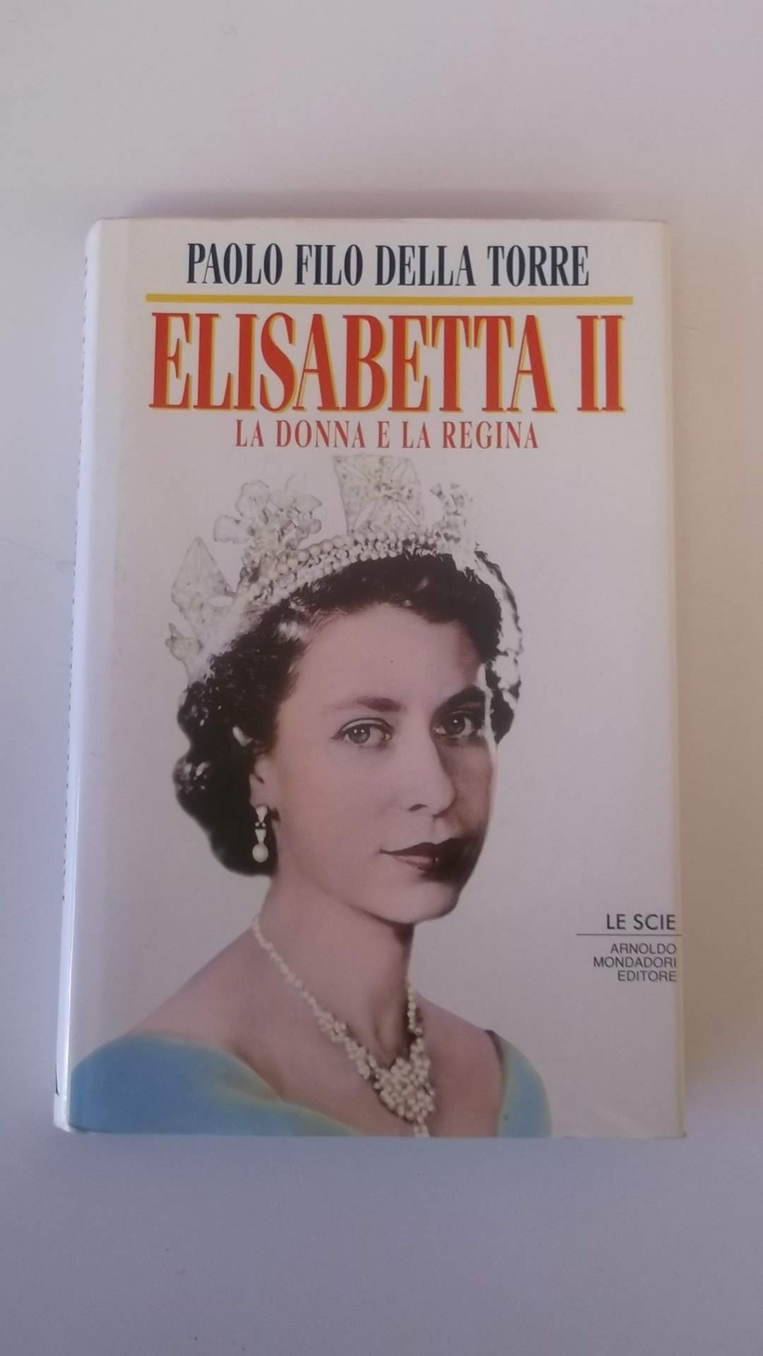 Elisabetta II. La donna e la regina book