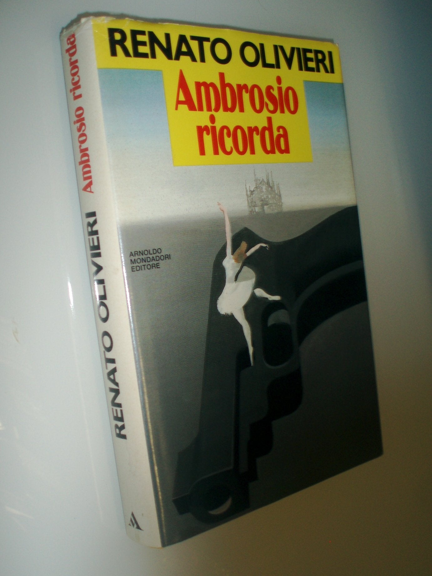 Ambrosia ricorda (Omnibus) book
