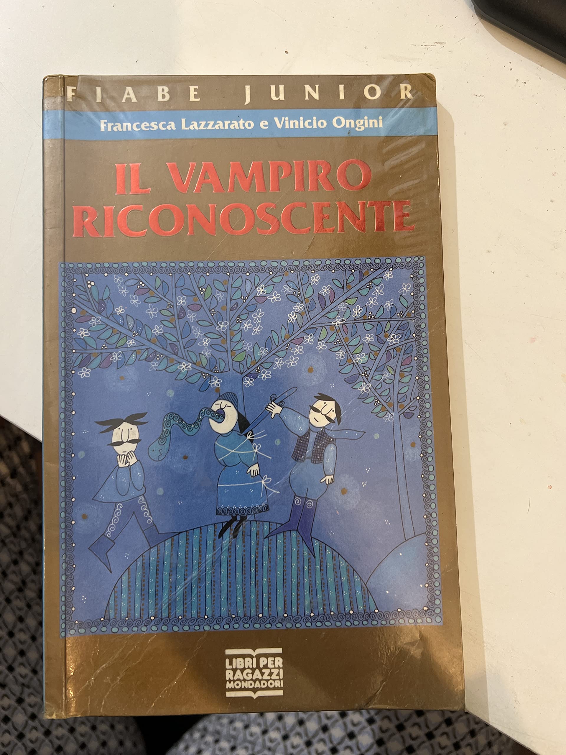 Il vampiro riconoscente. Fiabe, leggende e miti della tradizione zingara book