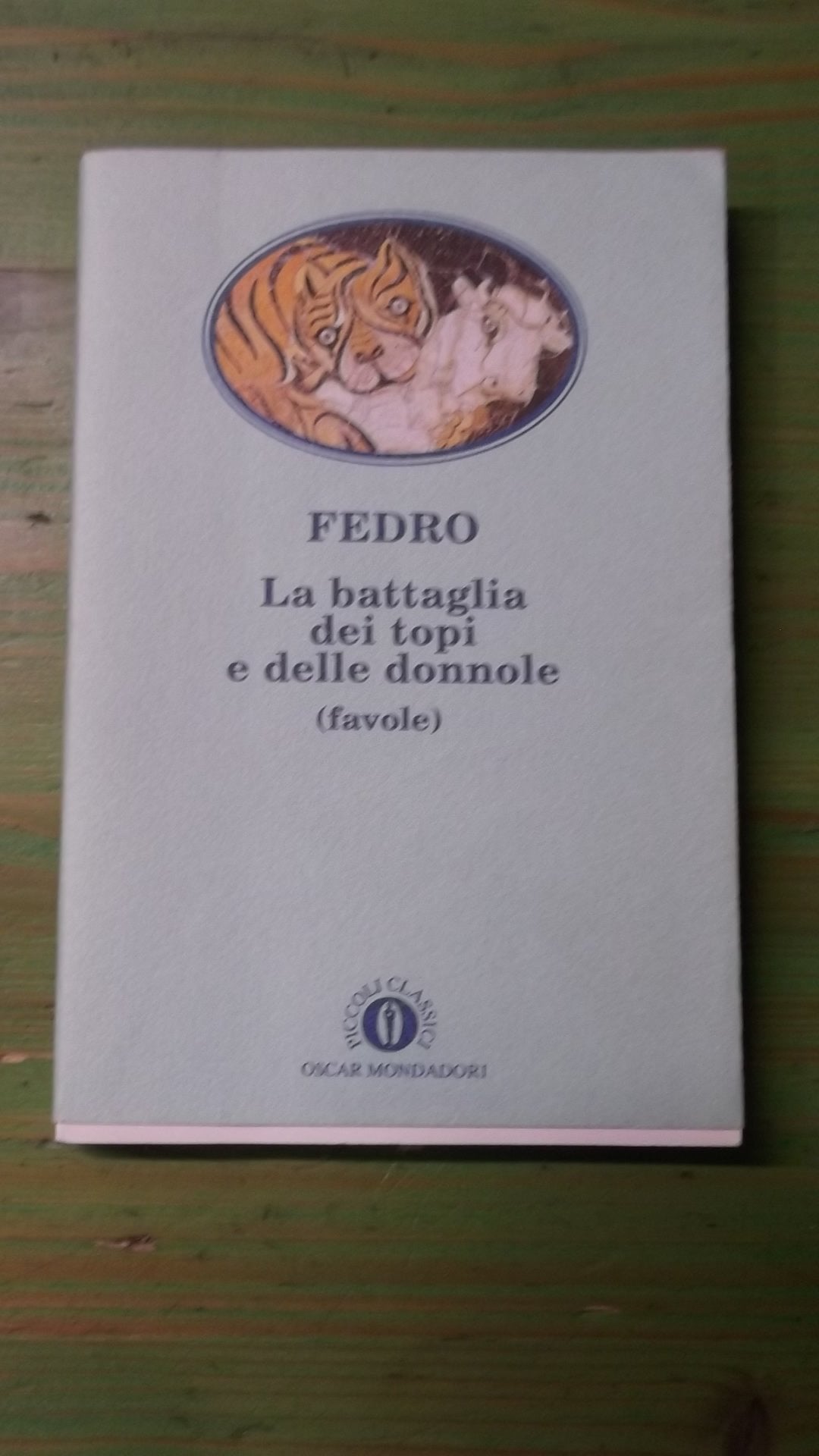 La battaglia dei topi e delle donnole. Favole book