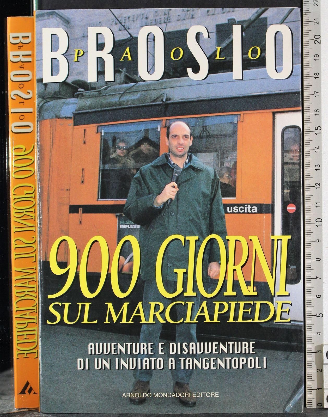 900 giorni sul marciapiede. Avventure e disavvent book
