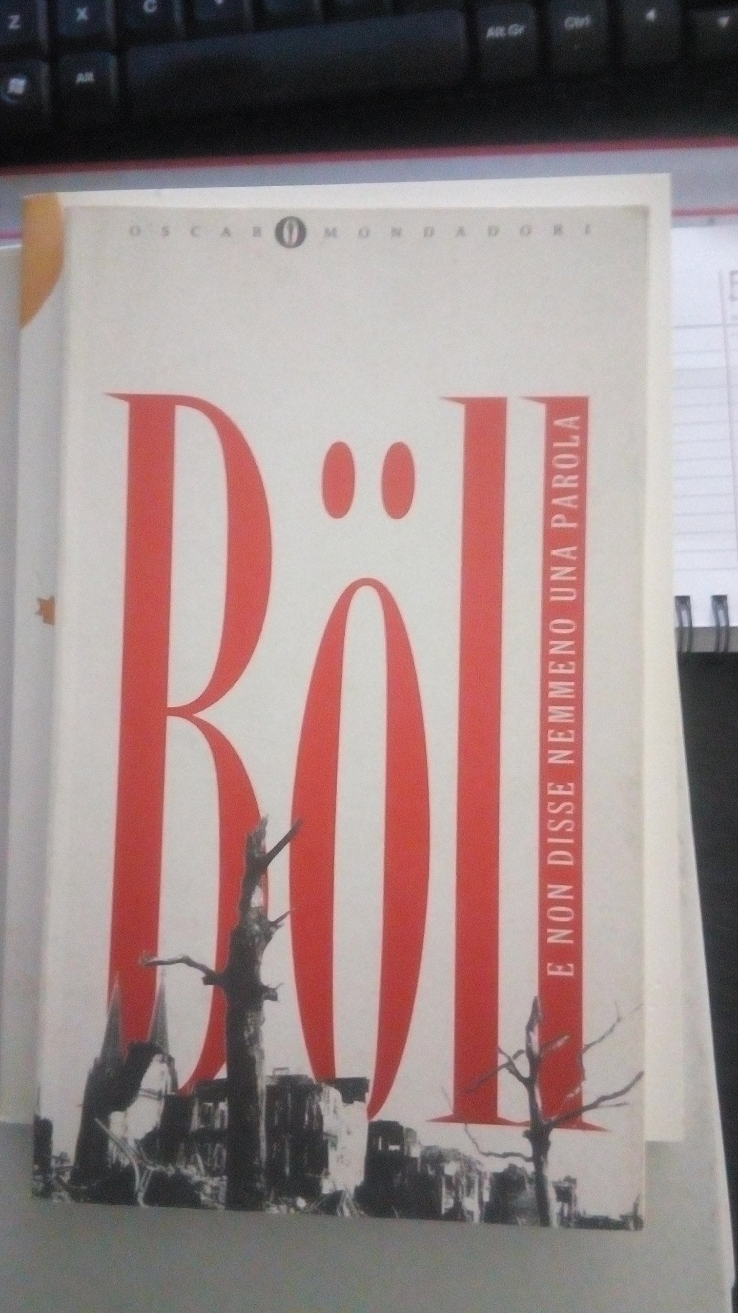 E non disse nemmeno una parola book
