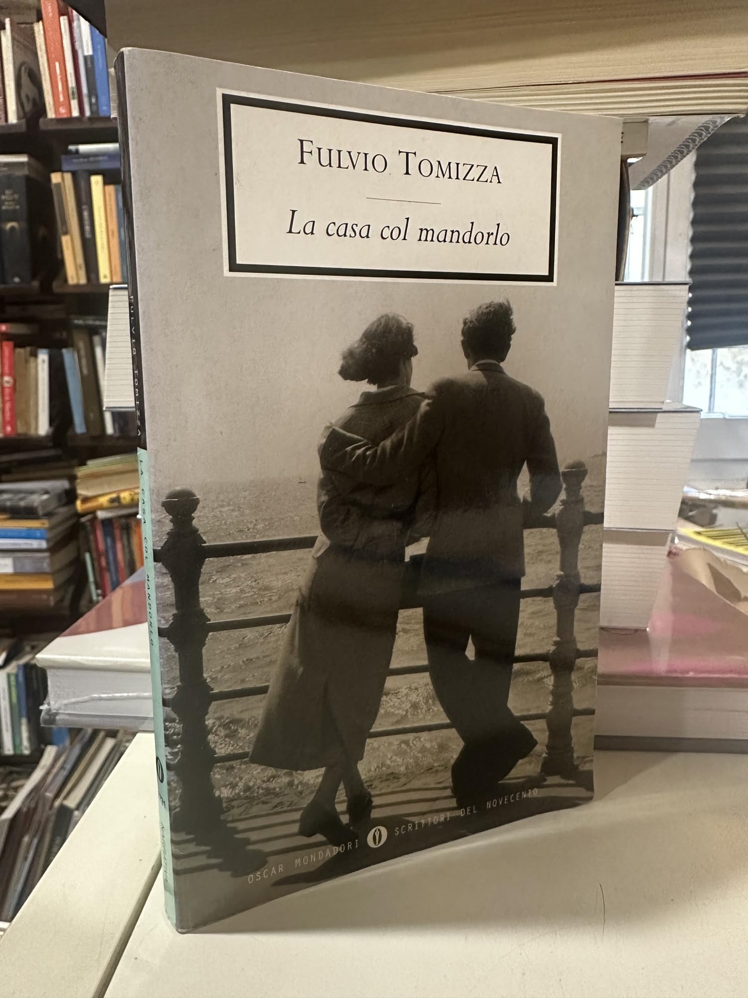 La casa col mandorlo (Scrittori del novecento) book