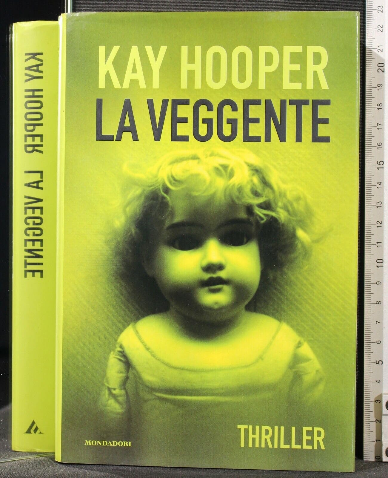 La veggente (Omnibus stranieri) Contemporary literature