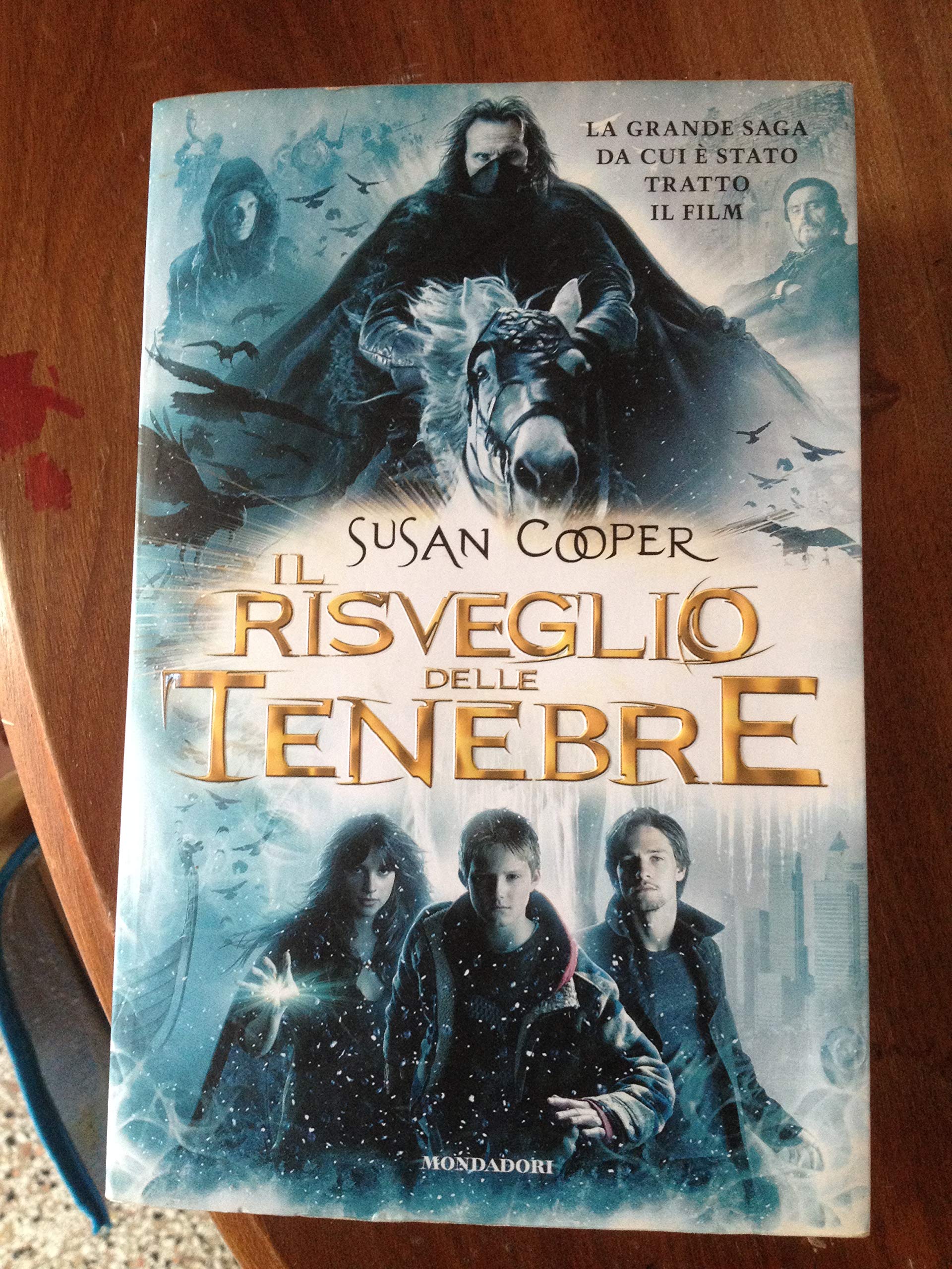 Il risveglio delle tenebre: Sopra il mare sotto la terra-Uno spicchio di tenebra-Stregaverde-Il re grigio-L'albero d'argento Fiction