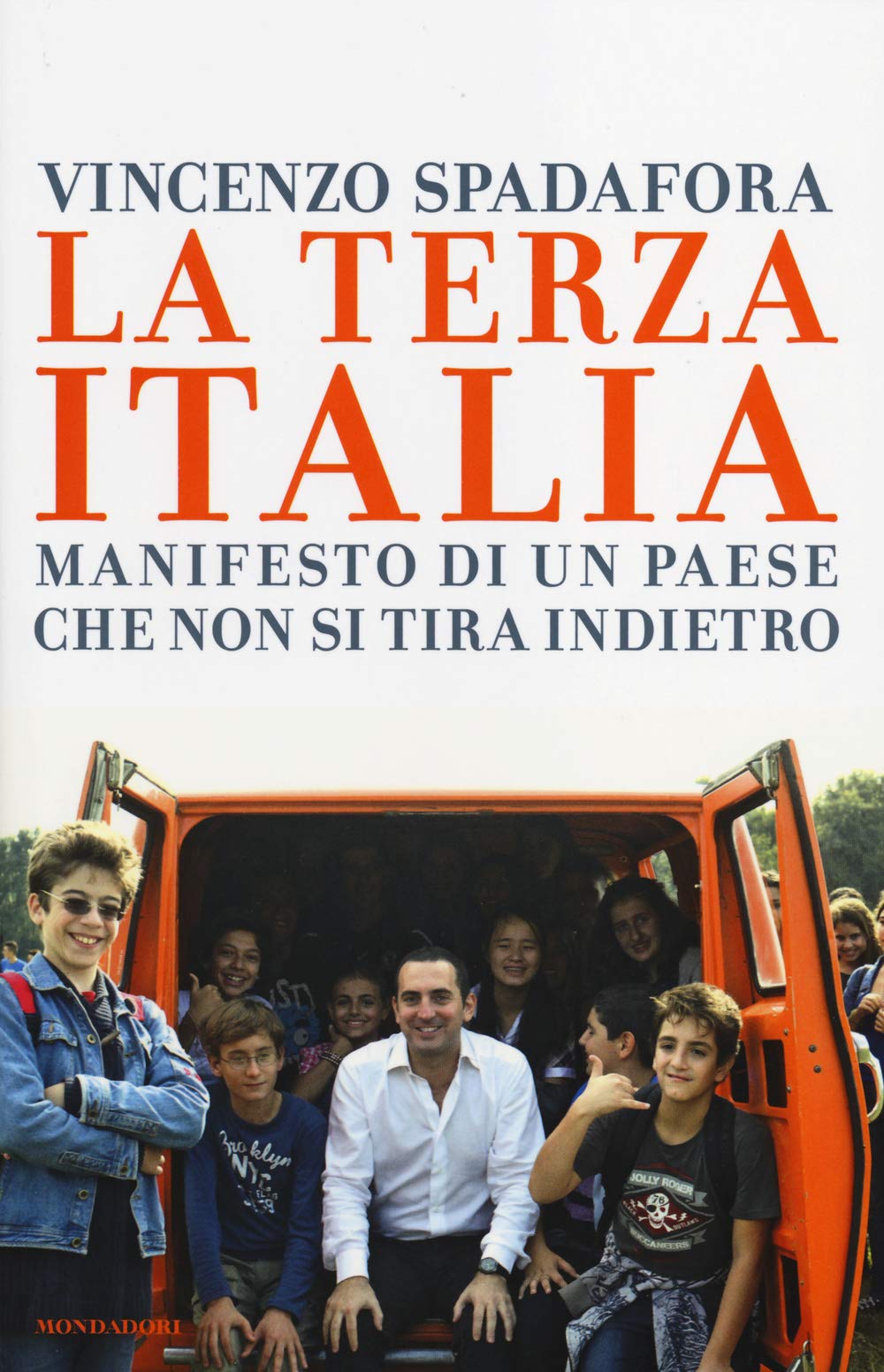 La terza Italia. Manifesto di un Paese che non si tira indietro Social Sciences