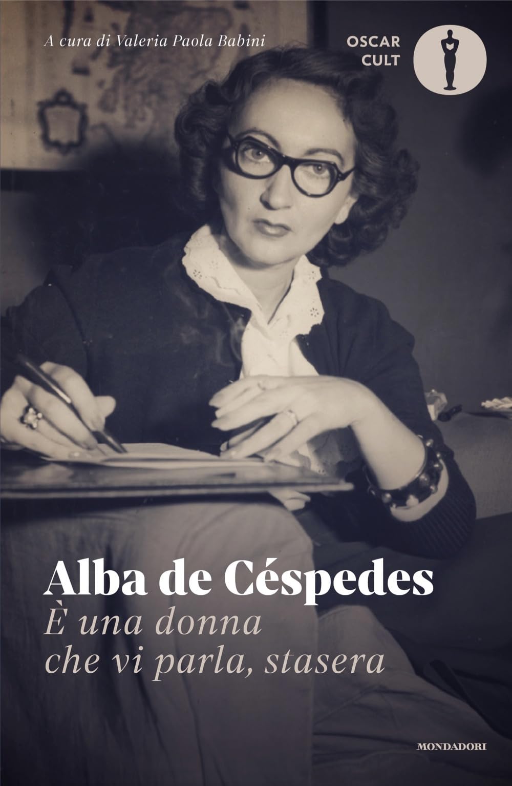 È una donna che vi parla, stasera (Oscar moderni. Cult) Essays & Short Stories