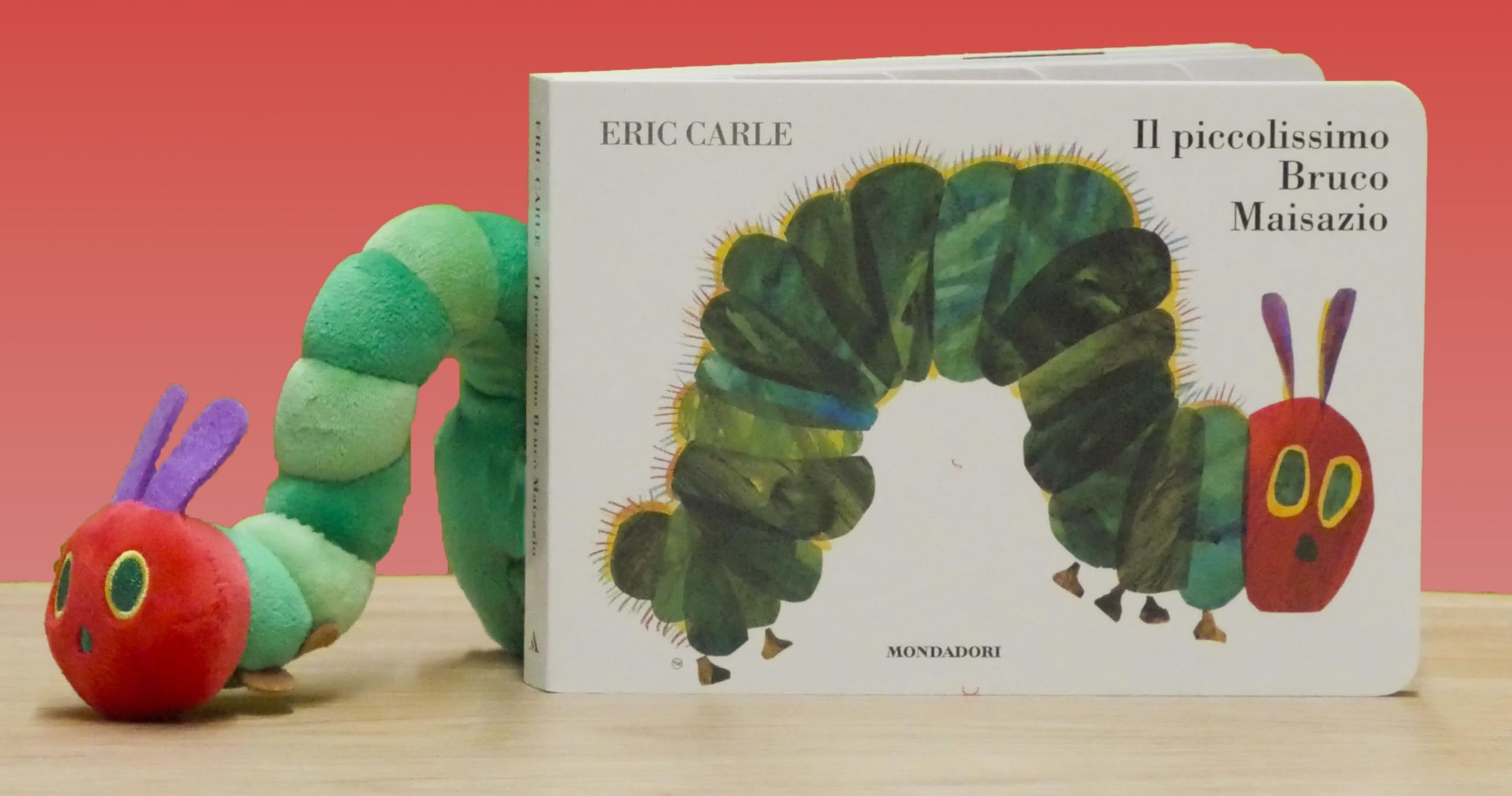 Il piccolissimo bruco Maisazio. Ediz. a colori. Con peluche book