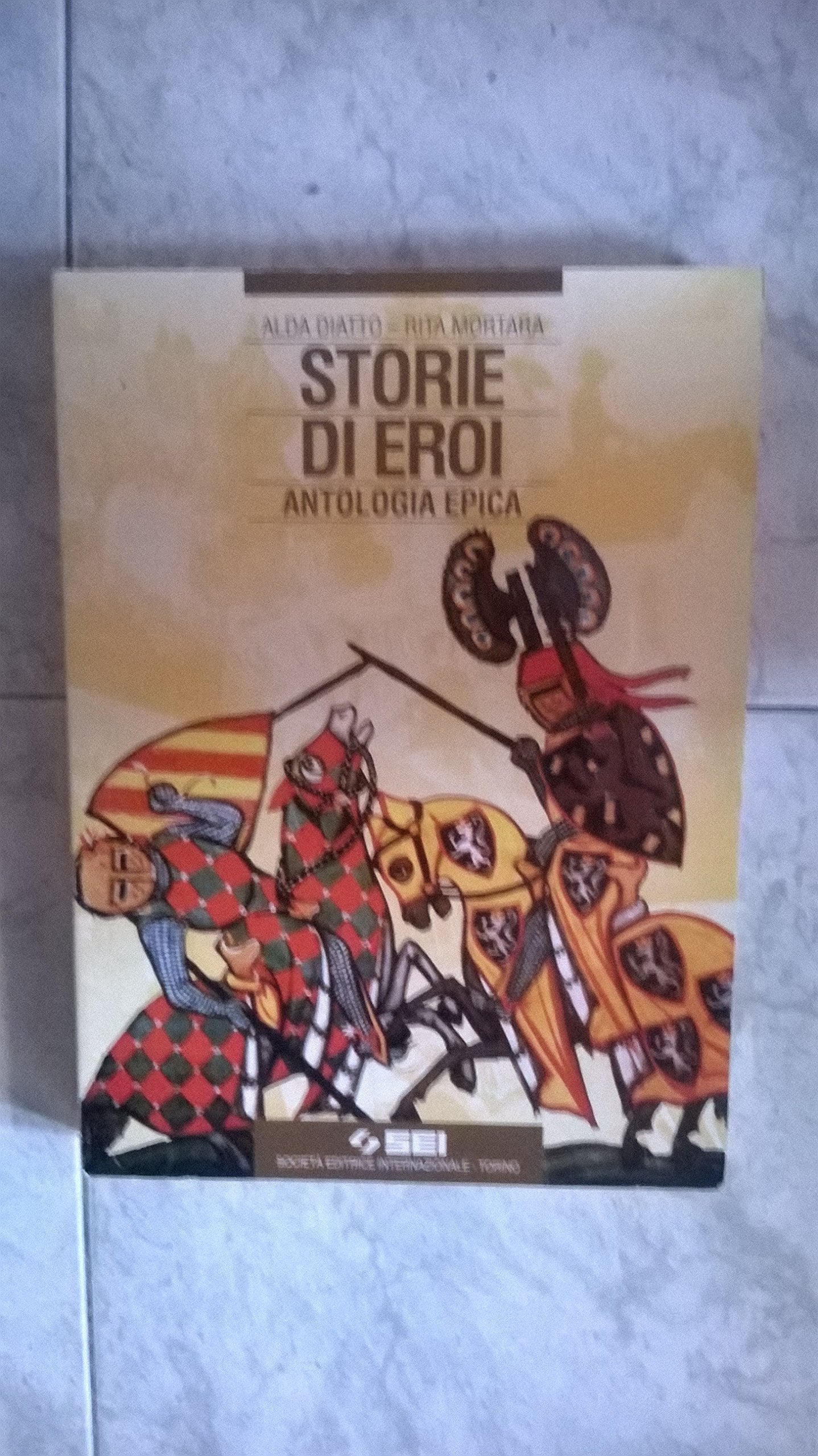 Storie di eroi Professional & Reference Books