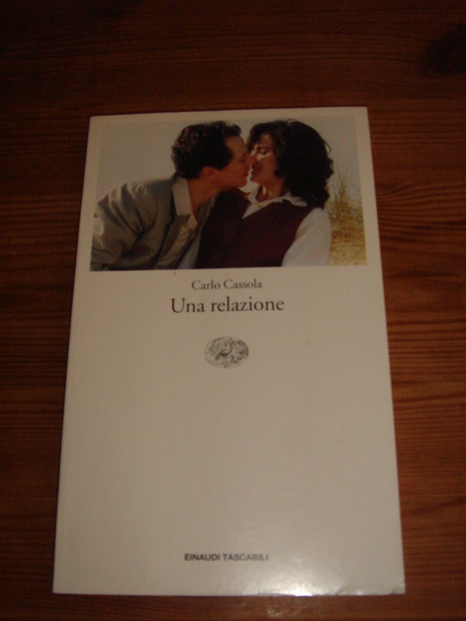 Una Relazione (Einaudi tascabili. Classici moderni, Band 1294) Contemporary literature