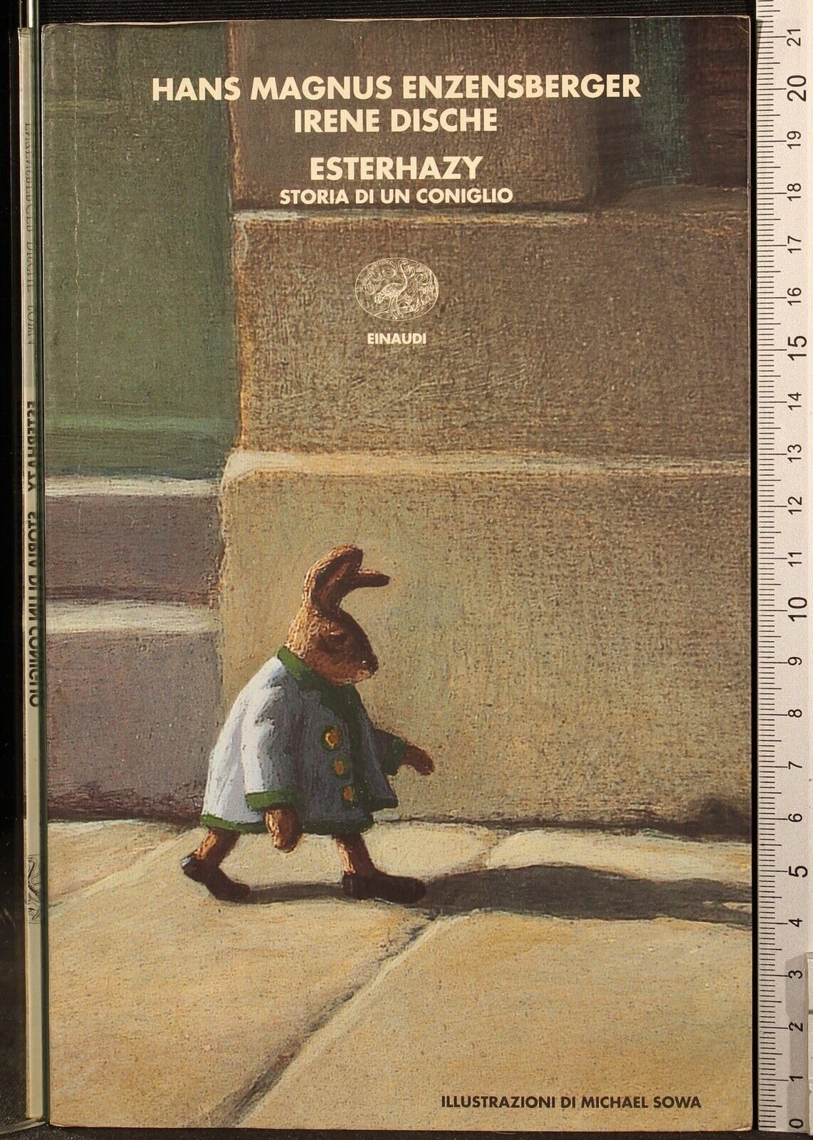 Esterhazy. Storia di un coniglio Novels & Short Stories