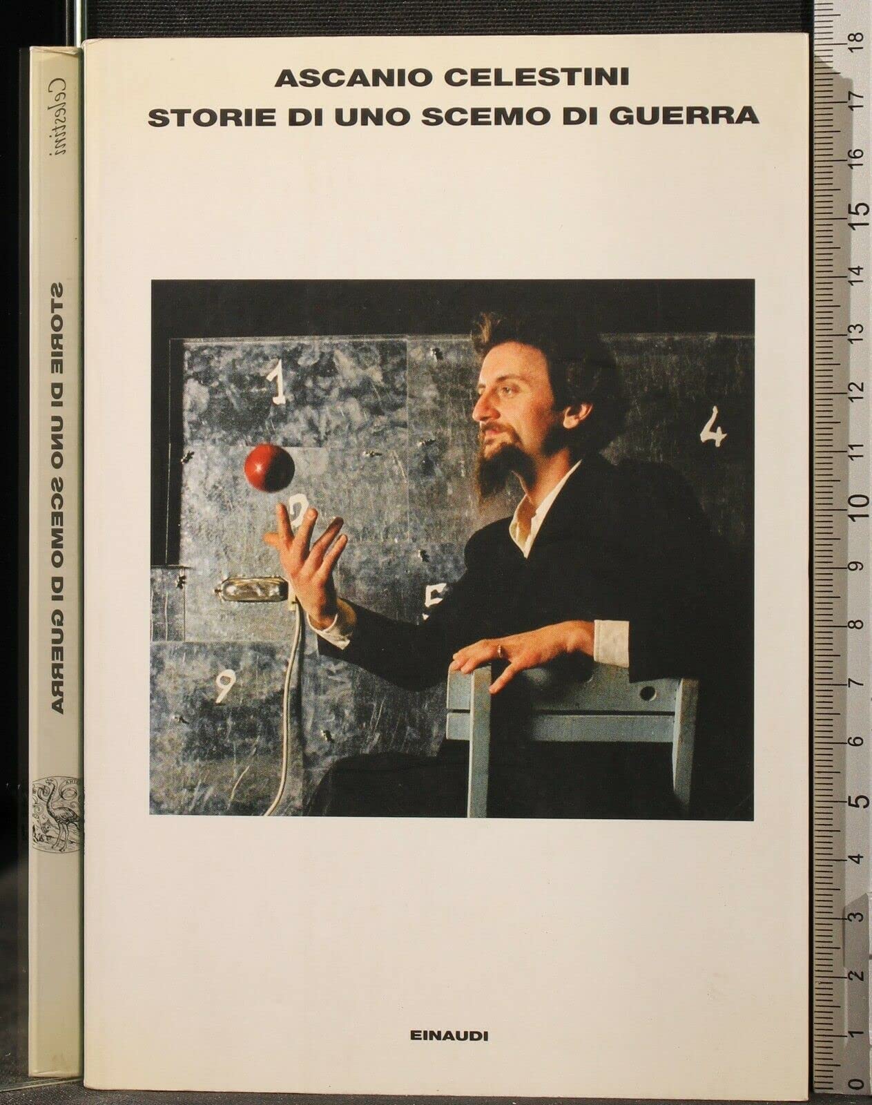 Storie di uno scemo di guerra (L' Arcipelago Einaudi, Band 74) Essays & Short Stories